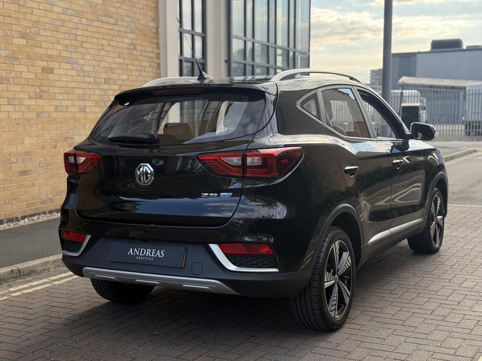 MG MG ZS 44.5kWh Exclusive SUV 5dr Electric Auto (143 ps)