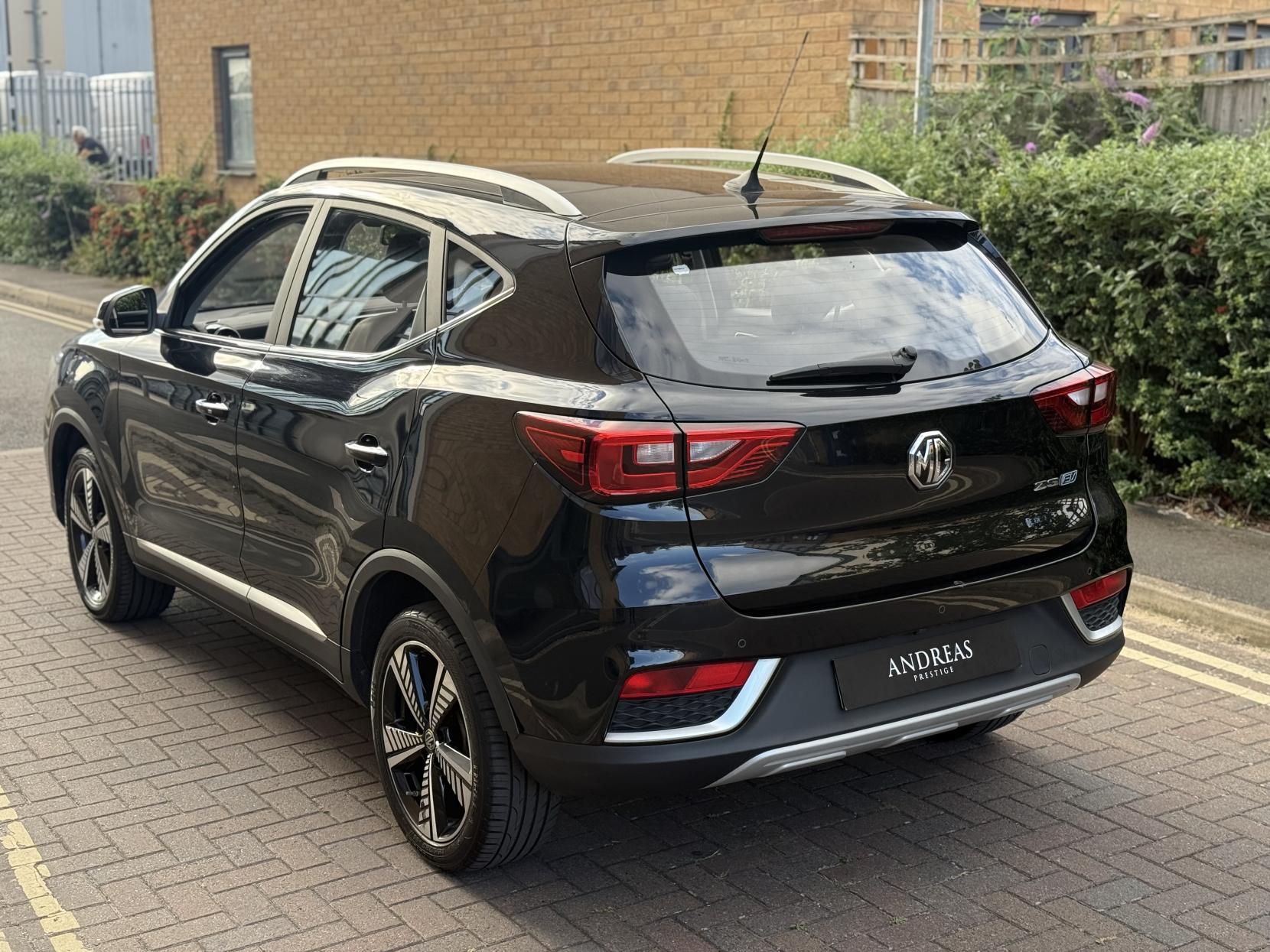 MG MG ZS 44.5kWh Exclusive SUV 5dr Electric Auto (143 ps)