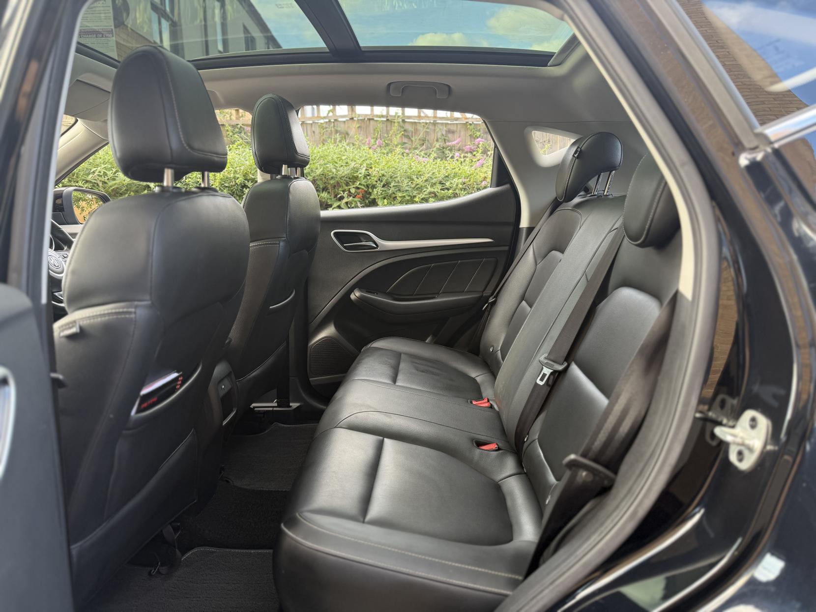 MG MG ZS 44.5kWh Exclusive SUV 5dr Electric Auto (143 ps)