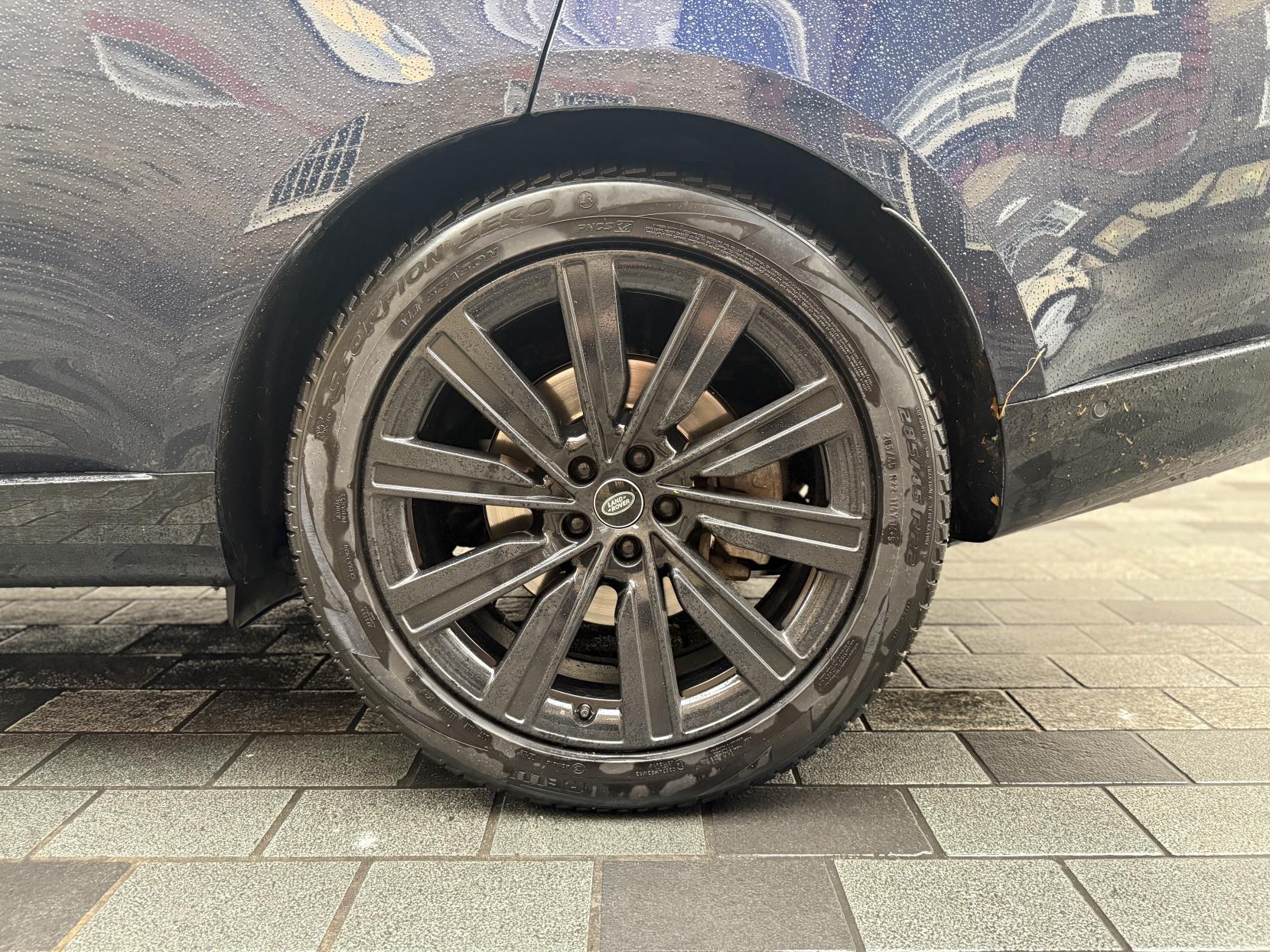 Land Rover Range Rover 3.0 D300 MHEV SE SUV 5dr Diesel Auto 4WD Euro 6 (s/s) (300 ps)