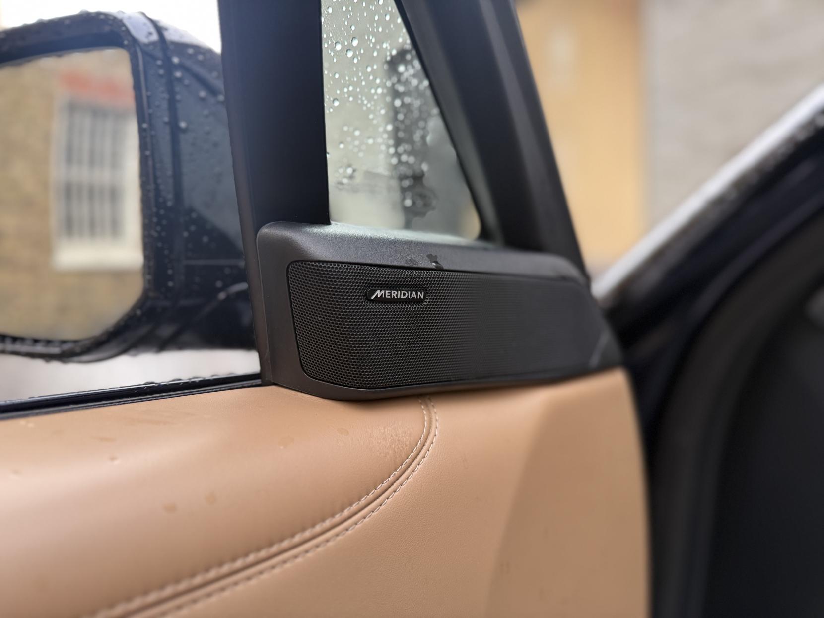 Land Rover Range Rover 3.0 D300 MHEV SE SUV 5dr Diesel Auto 4WD Euro 6 (s/s) (300 ps)