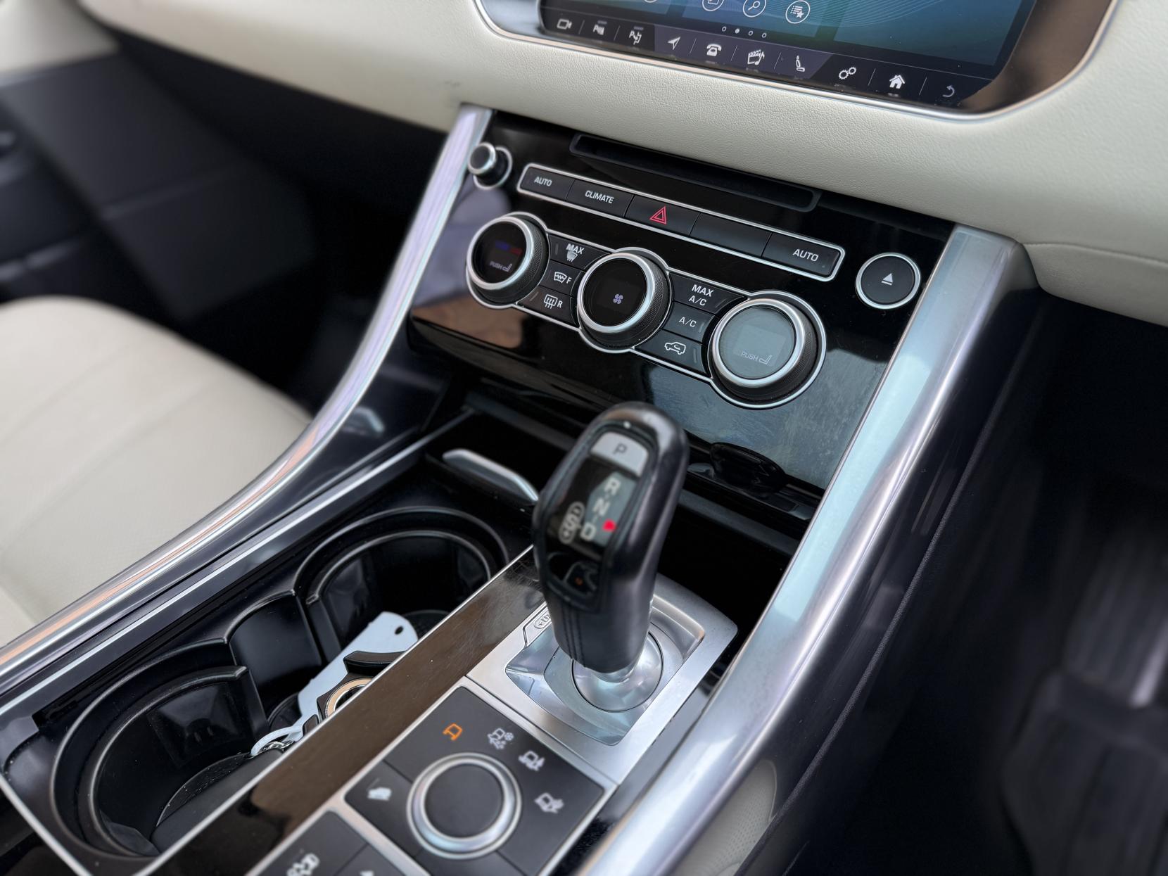 Land Rover Range Rover Sport 3.0 SD V6 HSE SUV 5dr Diesel Auto 4WD Euro 6 (s/s) (306 ps)