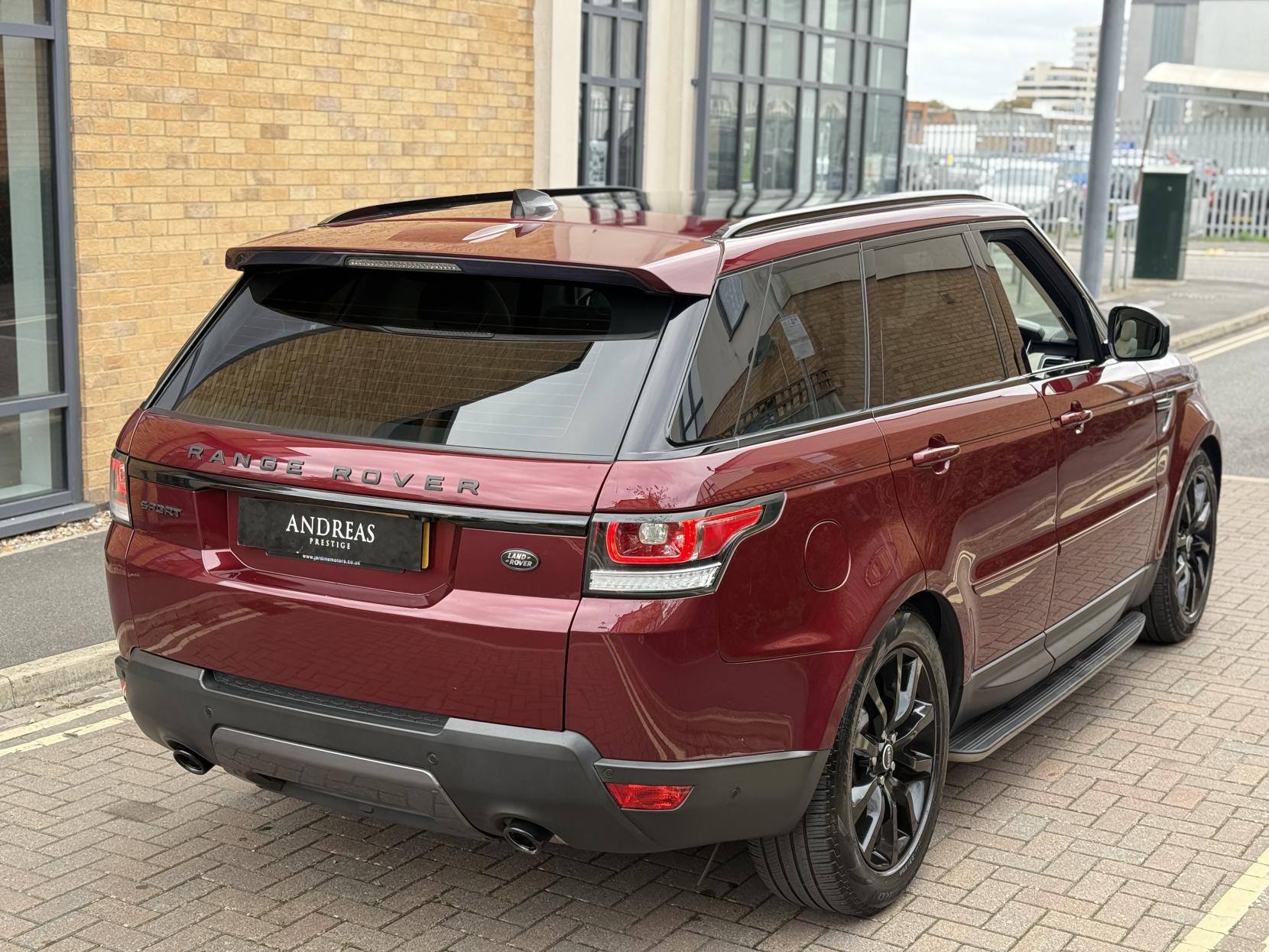 Land Rover Range Rover Sport 3.0 SD V6 HSE SUV 5dr Diesel Auto 4WD Euro 6 (s/s) (306 ps)