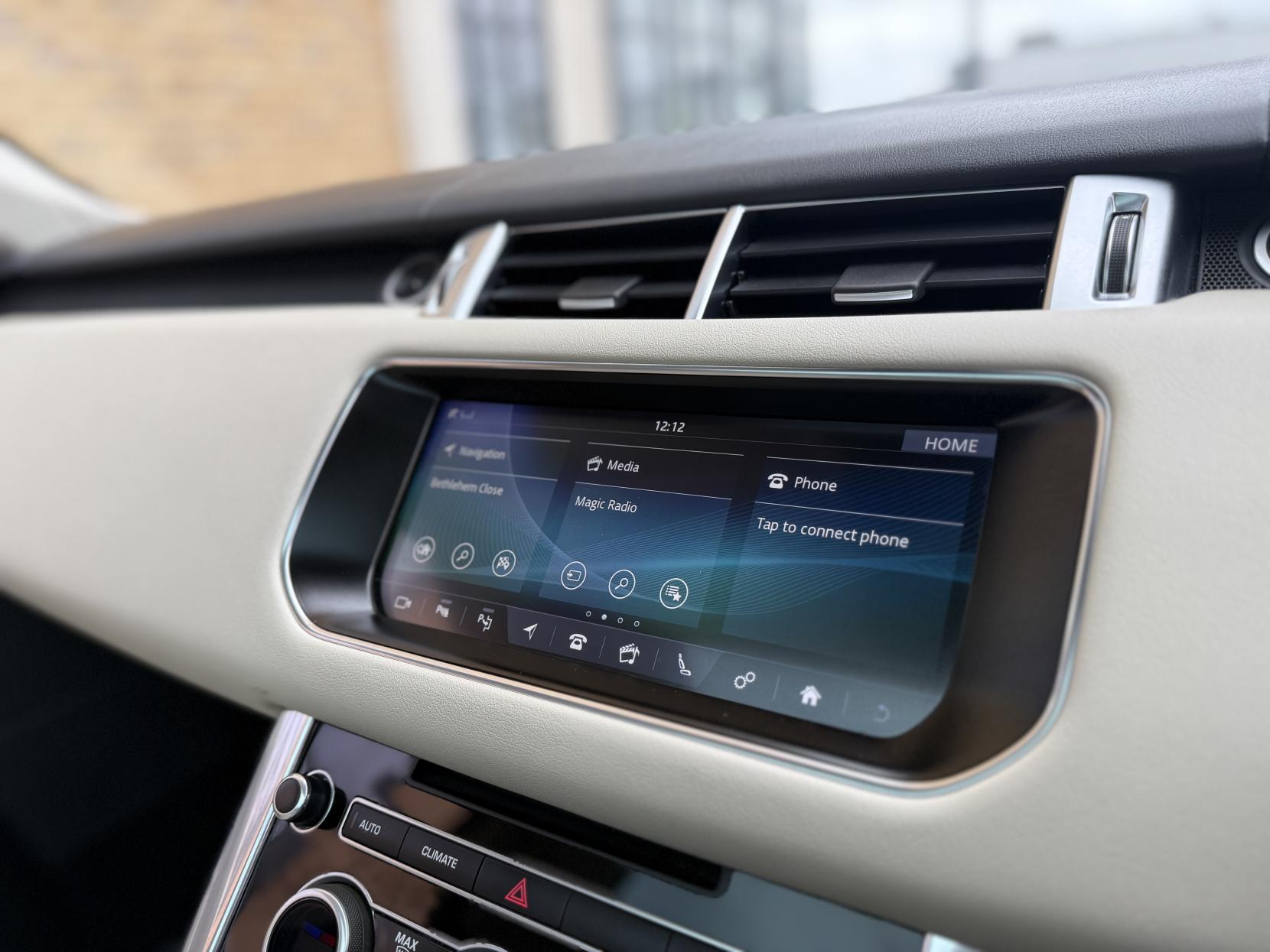 Land Rover Range Rover Sport 3.0 SD V6 HSE SUV 5dr Diesel Auto 4WD Euro 6 (s/s) (306 ps)