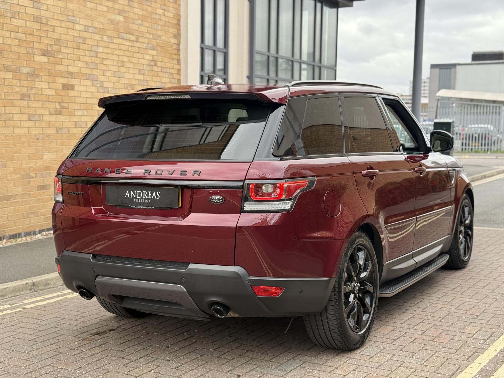 Land Rover Range Rover Sport 3.0 SD V6 HSE SUV 5dr Diesel Auto 4WD Euro 6 (s/s) (306 ps)