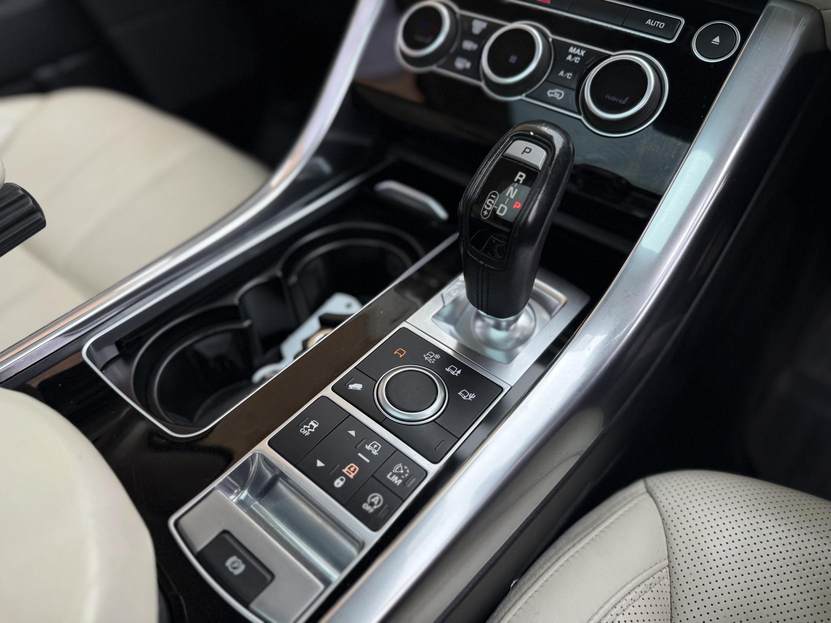 Land Rover Range Rover Sport 3.0 SD V6 HSE SUV 5dr Diesel Auto 4WD Euro 6 (s/s) (306 ps)