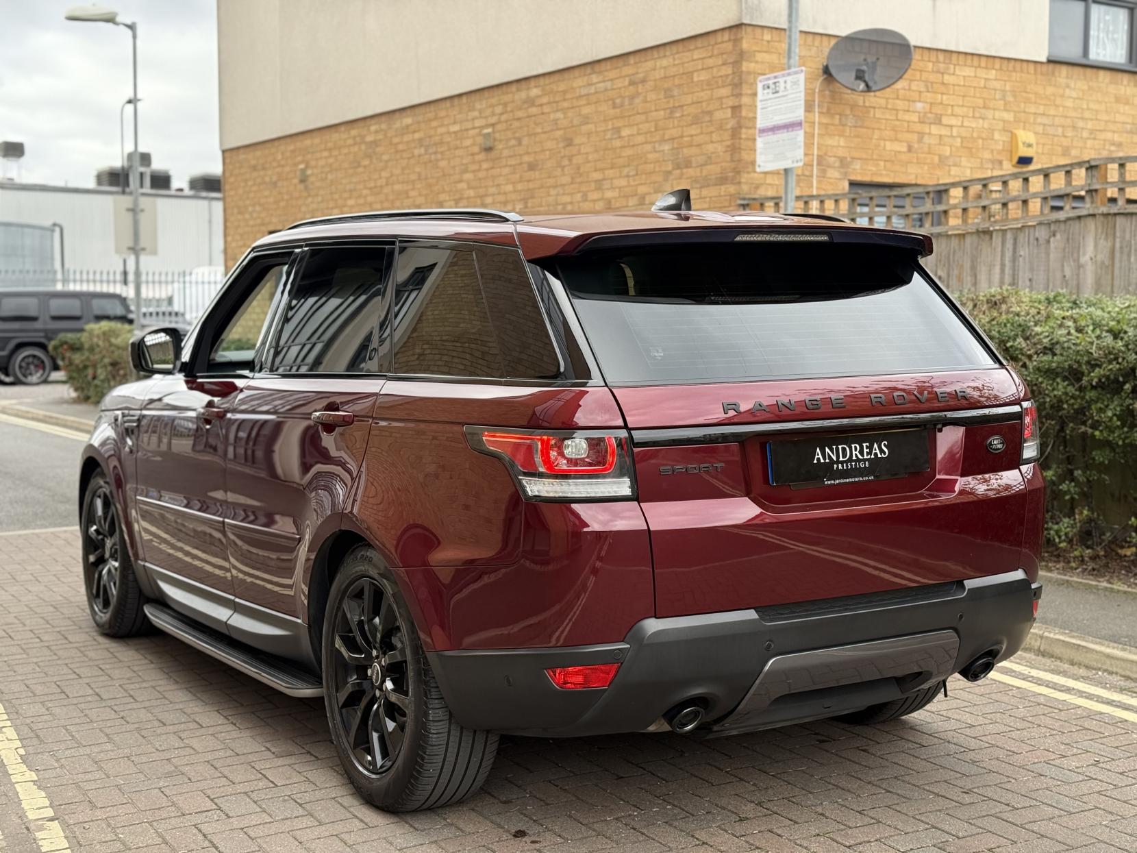 Land Rover Range Rover Sport 3.0 SD V6 HSE SUV 5dr Diesel Auto 4WD Euro 6 (s/s) (306 ps)