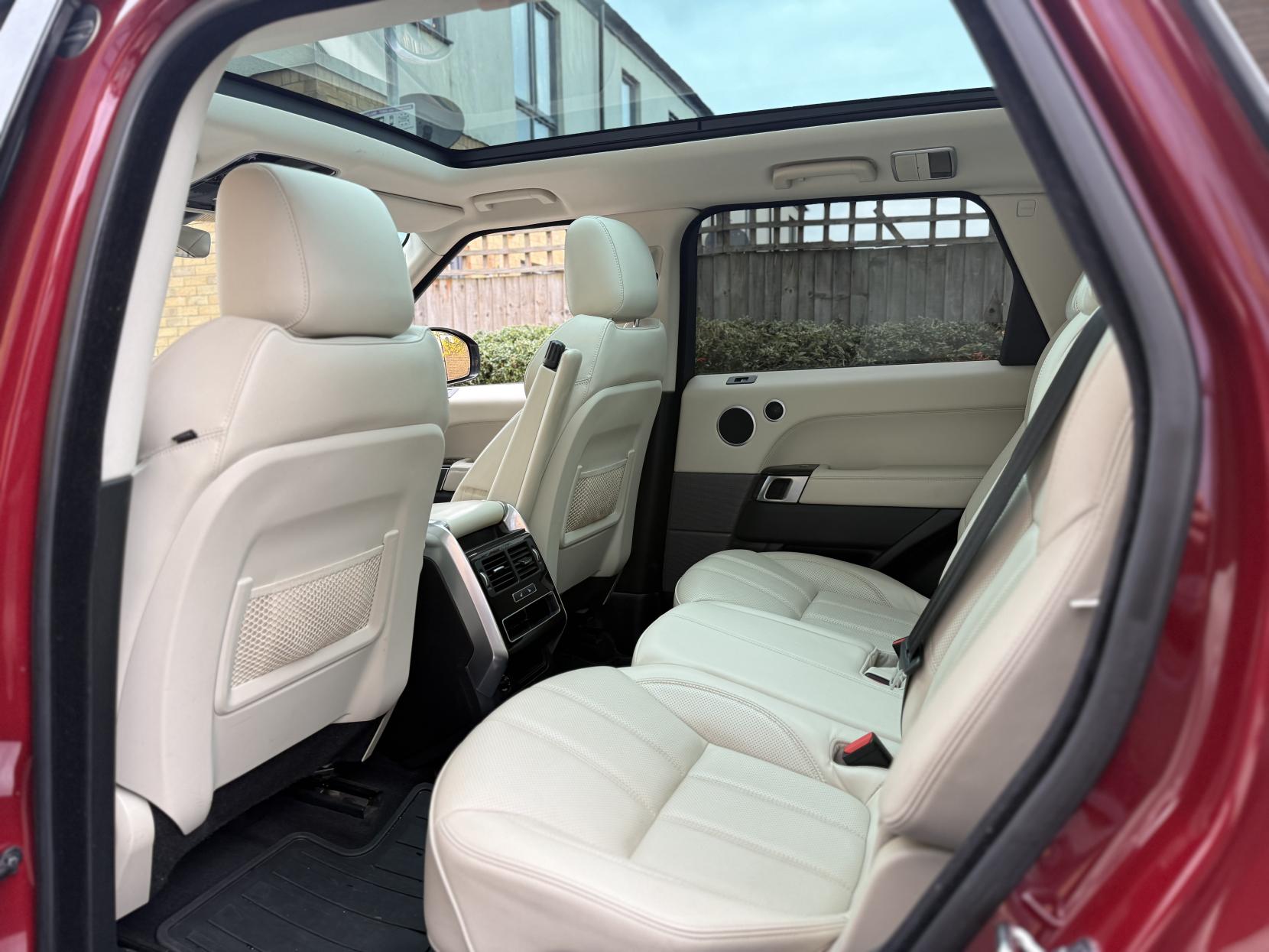 Land Rover Range Rover Sport 3.0 SD V6 HSE SUV 5dr Diesel Auto 4WD Euro 6 (s/s) (306 ps)