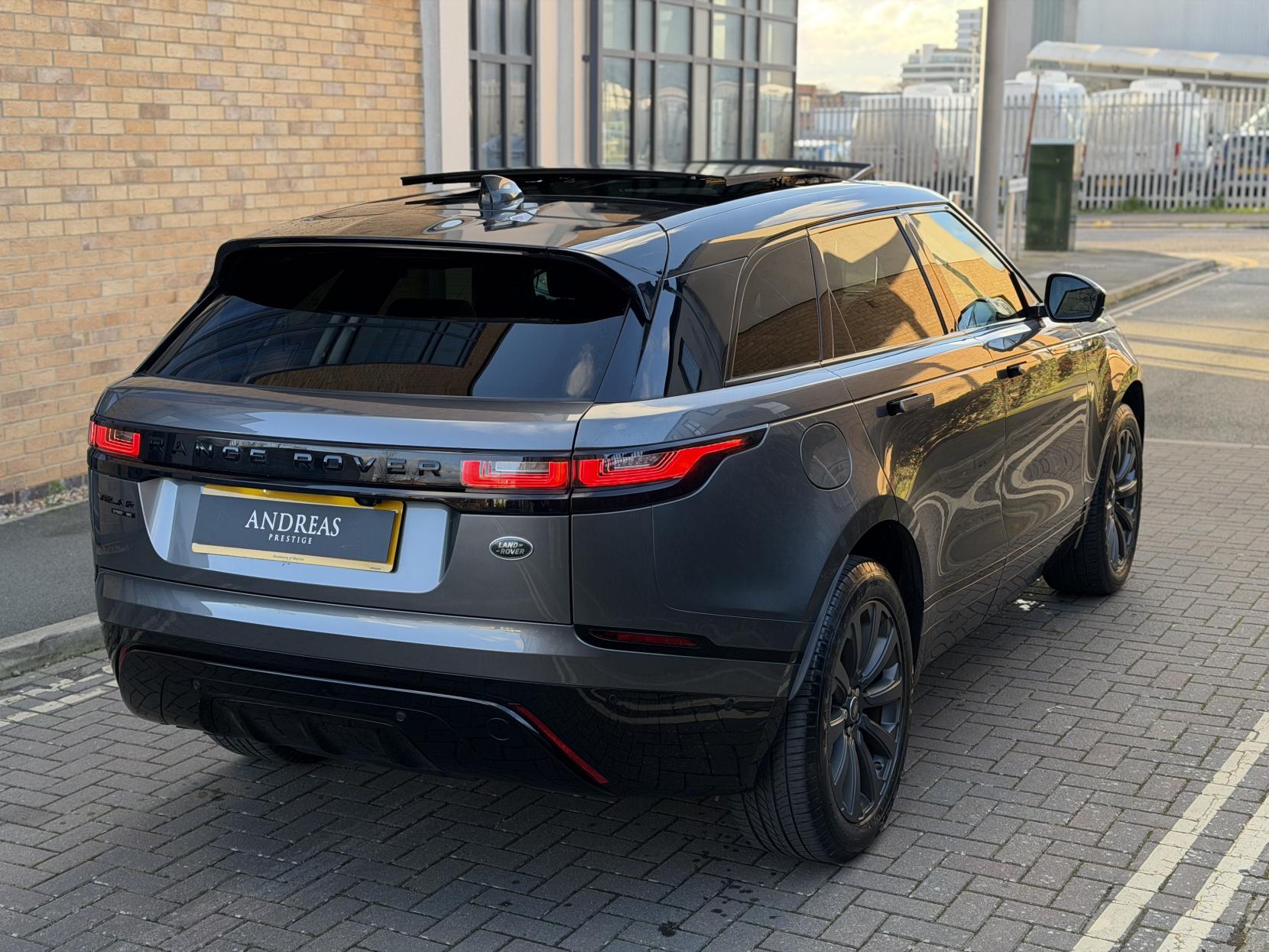 Land Rover Range Rover Velar 2.0 D180 R-Dynamic SE SUV 5dr Diesel Auto 4WD Euro 6 (s/s) (180 ps)