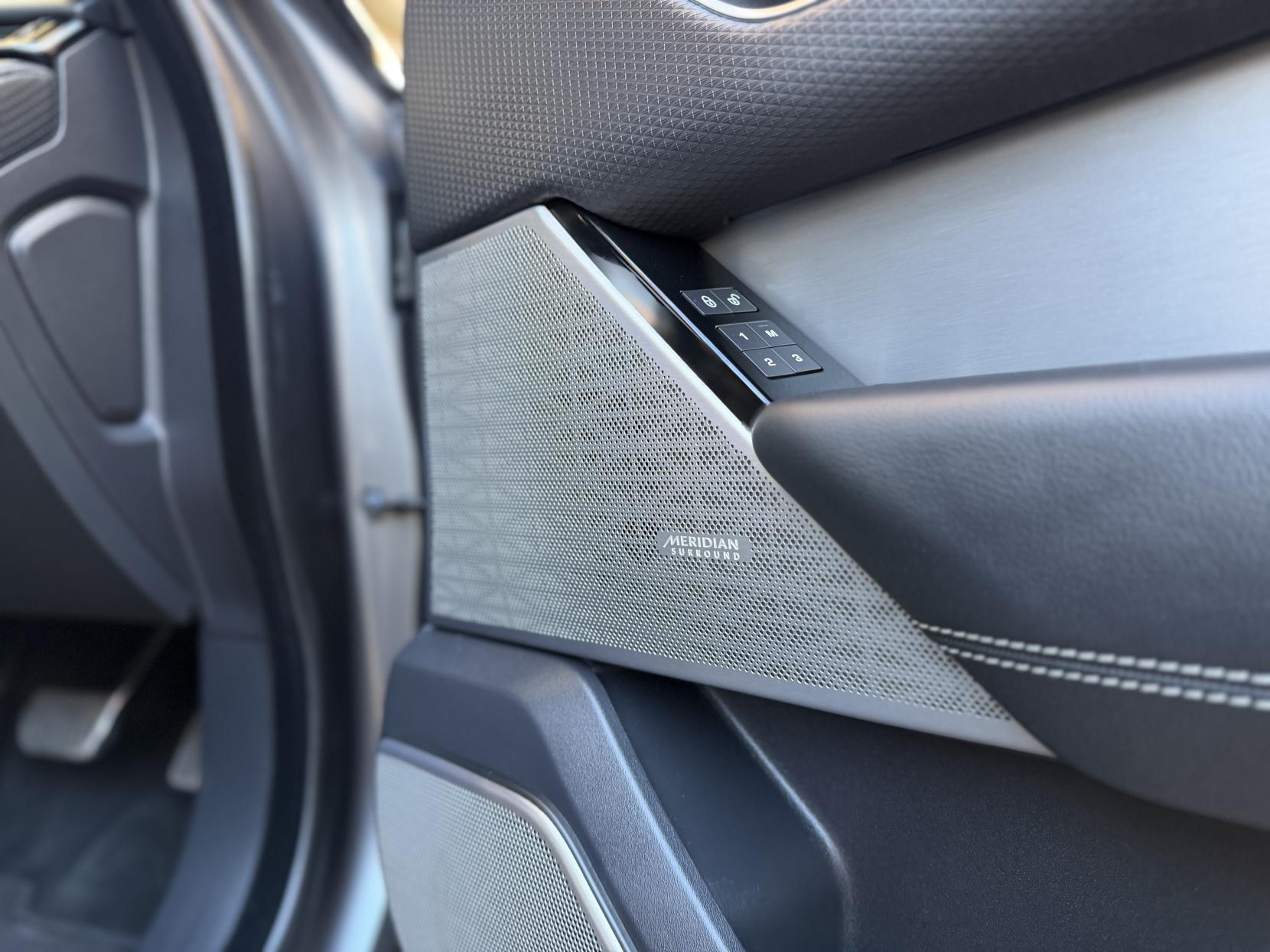 Land Rover Range Rover Velar 2.0 D180 R-Dynamic SE SUV 5dr Diesel Auto 4WD Euro 6 (s/s) (180 ps)