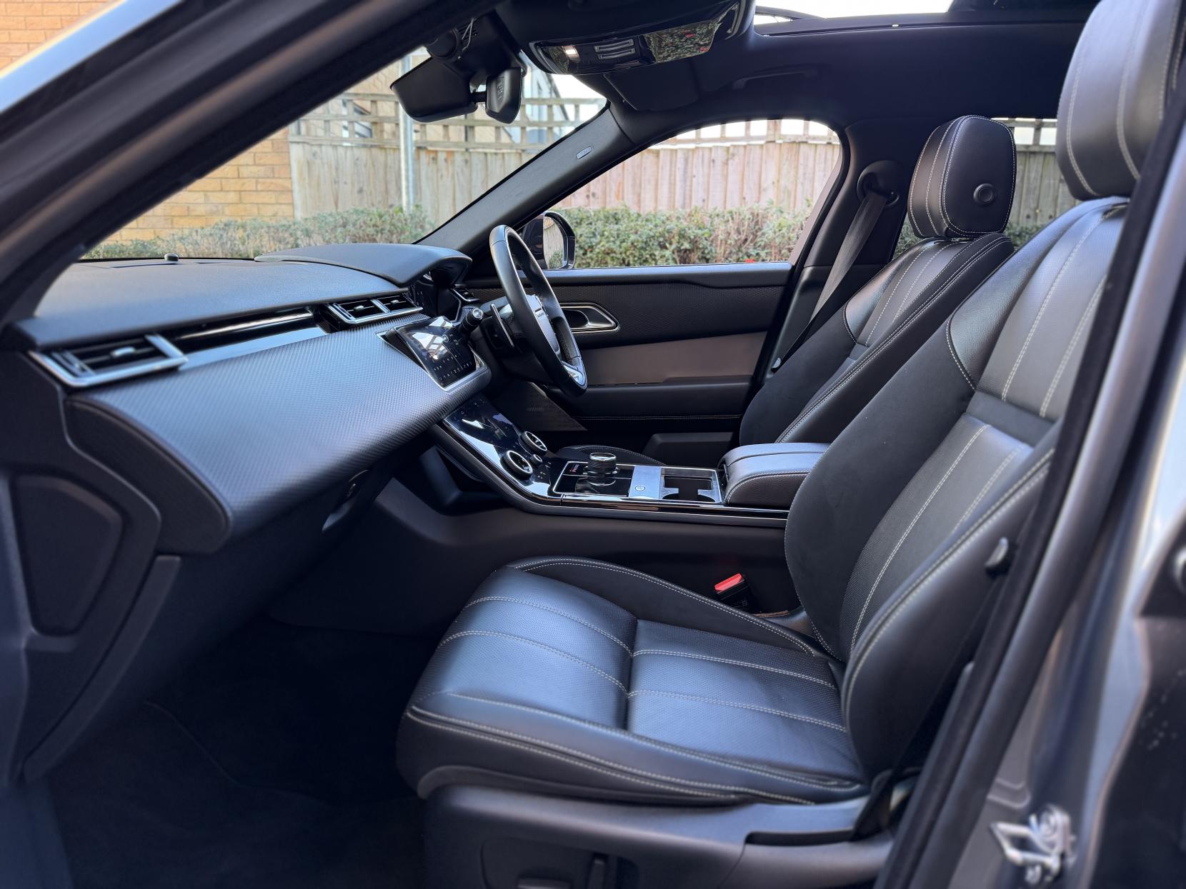 Land Rover Range Rover Velar 2.0 D180 R-Dynamic SE SUV 5dr Diesel Auto 4WD Euro 6 (s/s) (180 ps)