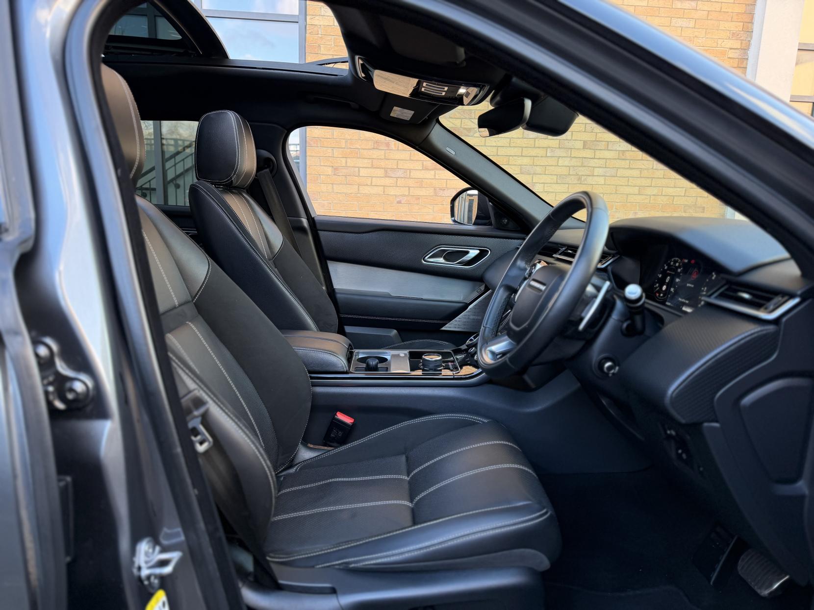 Land Rover Range Rover Velar 2.0 D180 R-Dynamic SE SUV 5dr Diesel Auto 4WD Euro 6 (s/s) (180 ps)