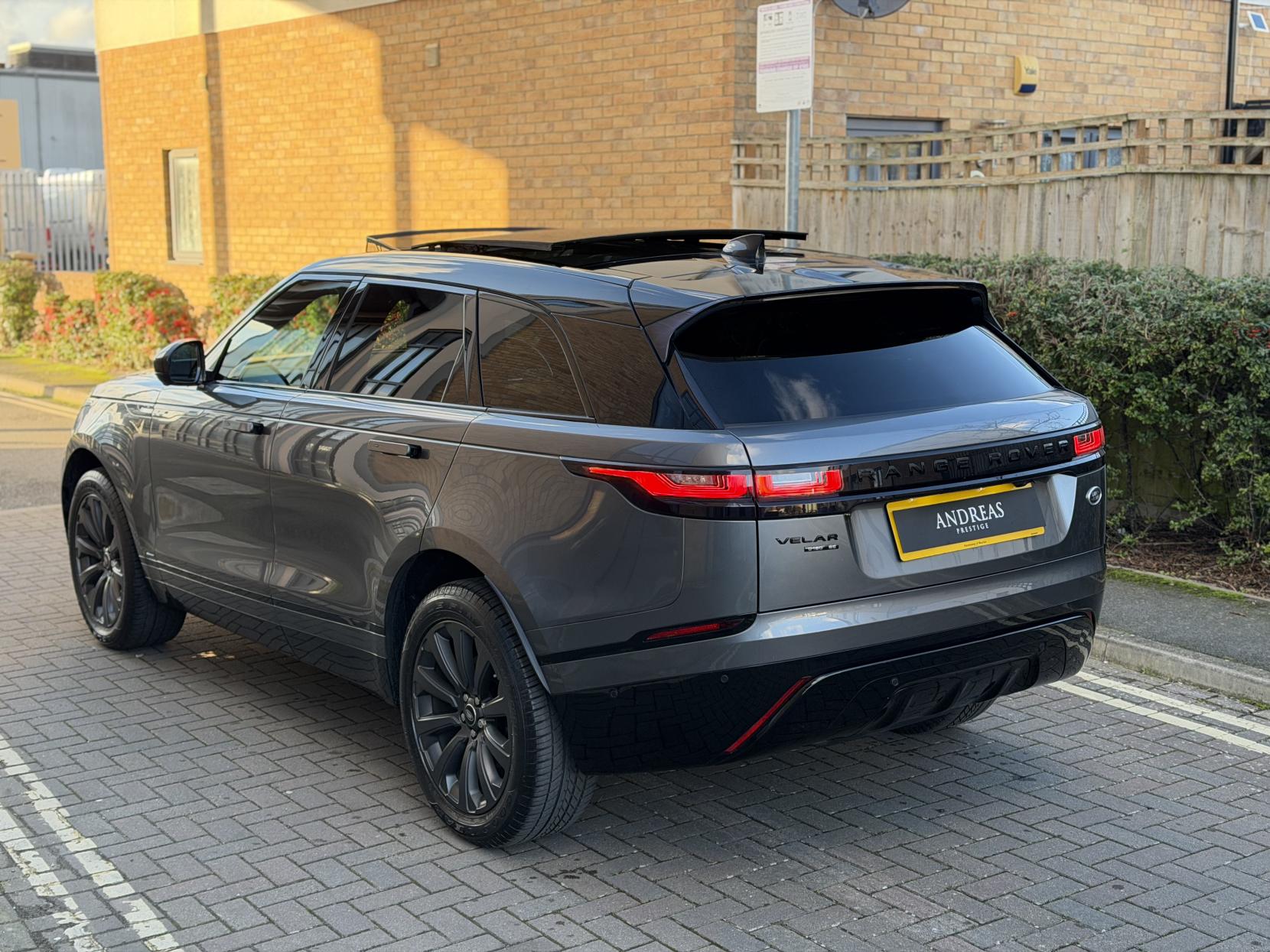 Land Rover Range Rover Velar 2.0 D180 R-Dynamic SE SUV 5dr Diesel Auto 4WD Euro 6 (s/s) (180 ps)