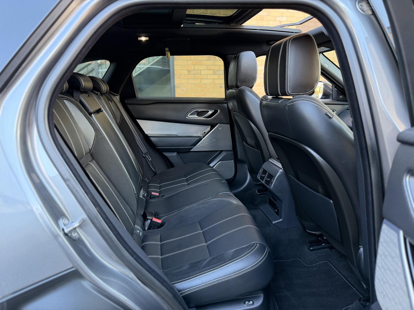 Land Rover Range Rover Velar 2.0 D180 R-Dynamic SE SUV 5dr Diesel Auto 4WD Euro 6 (s/s) (180 ps)