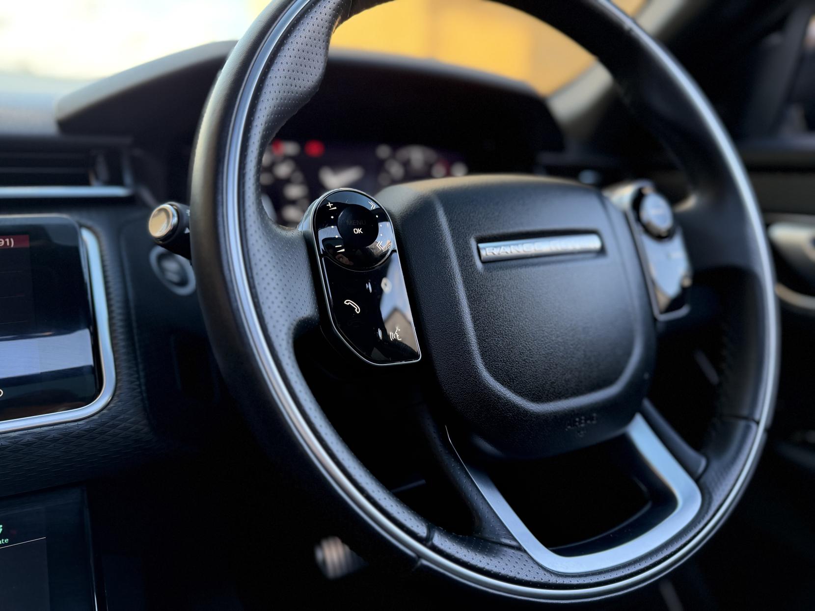 Land Rover Range Rover Velar 2.0 D180 R-Dynamic SE SUV 5dr Diesel Auto 4WD Euro 6 (s/s) (180 ps)