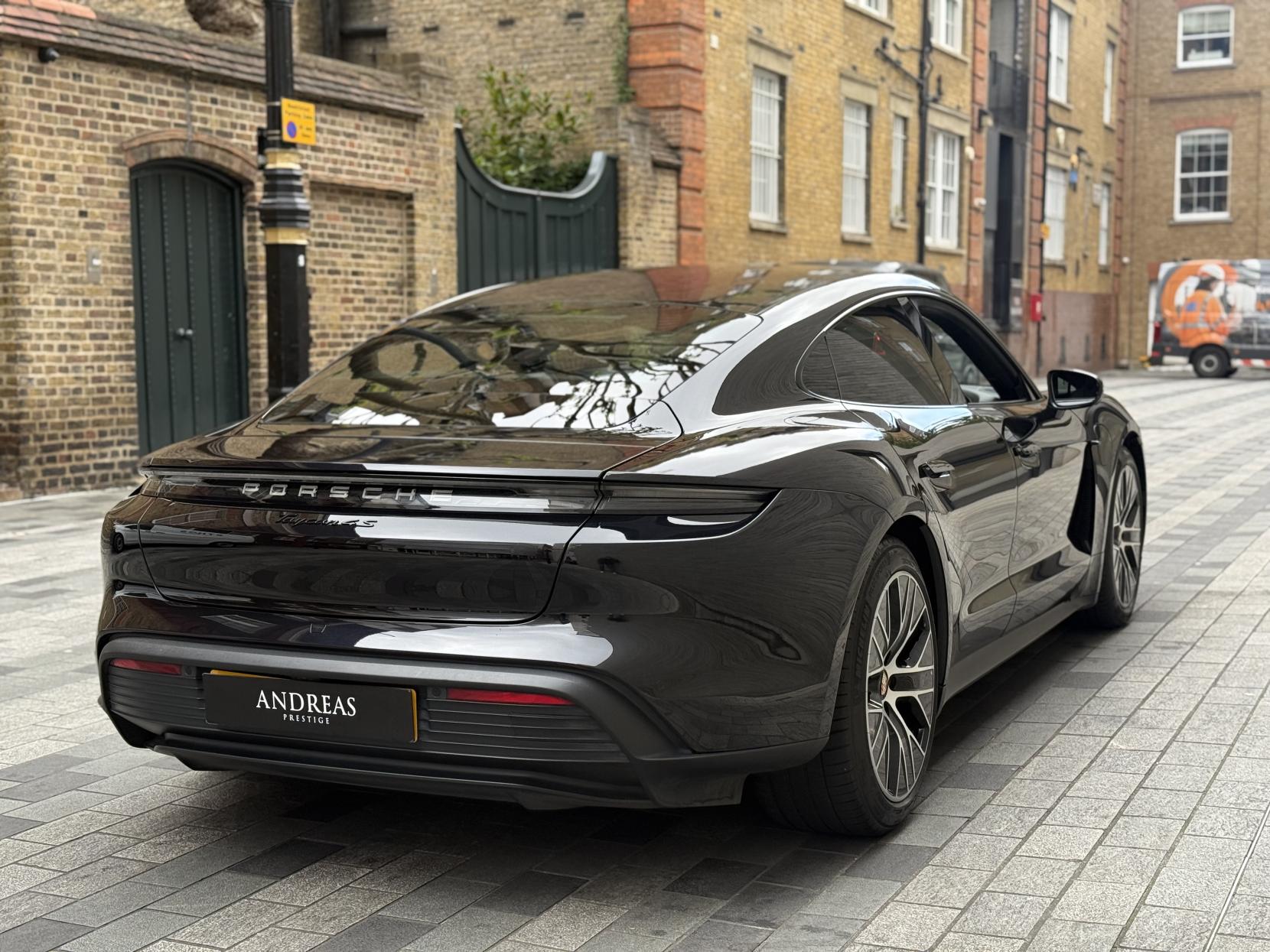 Porsche Taycan Performance Plus 93.4kWh 4S Saloon 4dr Electric Auto 4WD (571 ps)