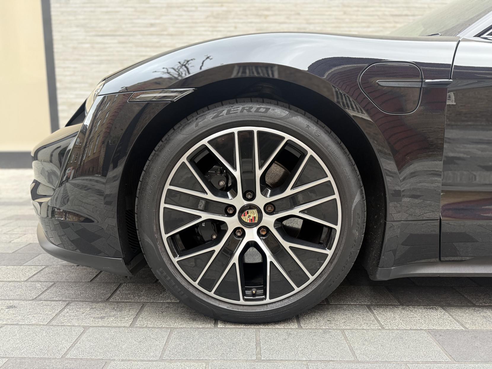 Porsche Taycan Performance Plus 93.4kWh 4S Saloon 4dr Electric Auto 4WD (571 ps)