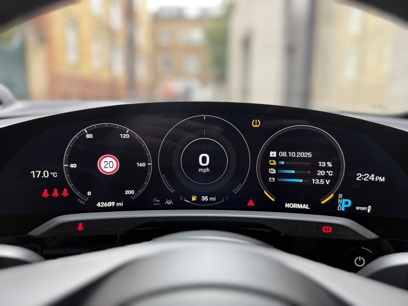 Porsche Taycan Performance Plus 93.4kWh 4S Saloon 4dr Electric Auto 4WD (571 ps)