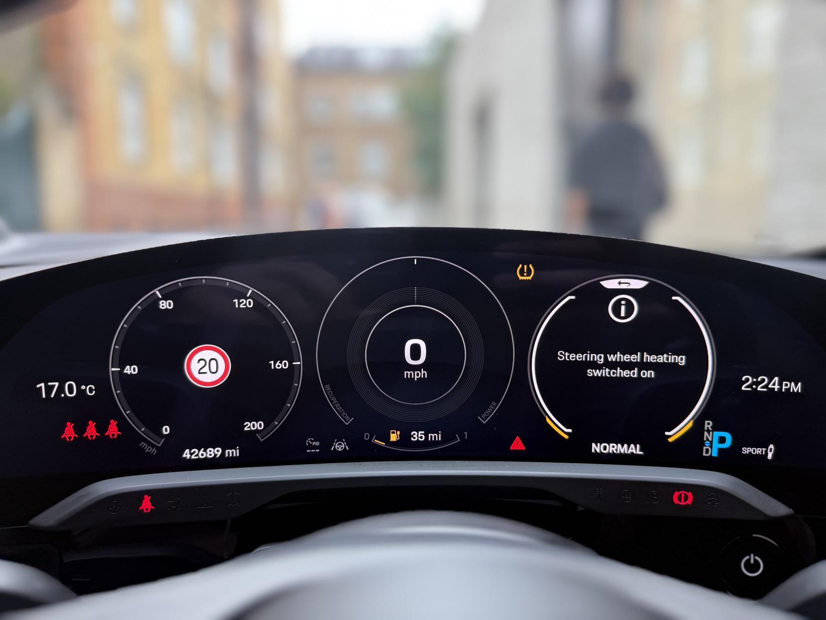 Porsche Taycan Performance Plus 93.4kWh 4S Saloon 4dr Electric Auto 4WD (571 ps)