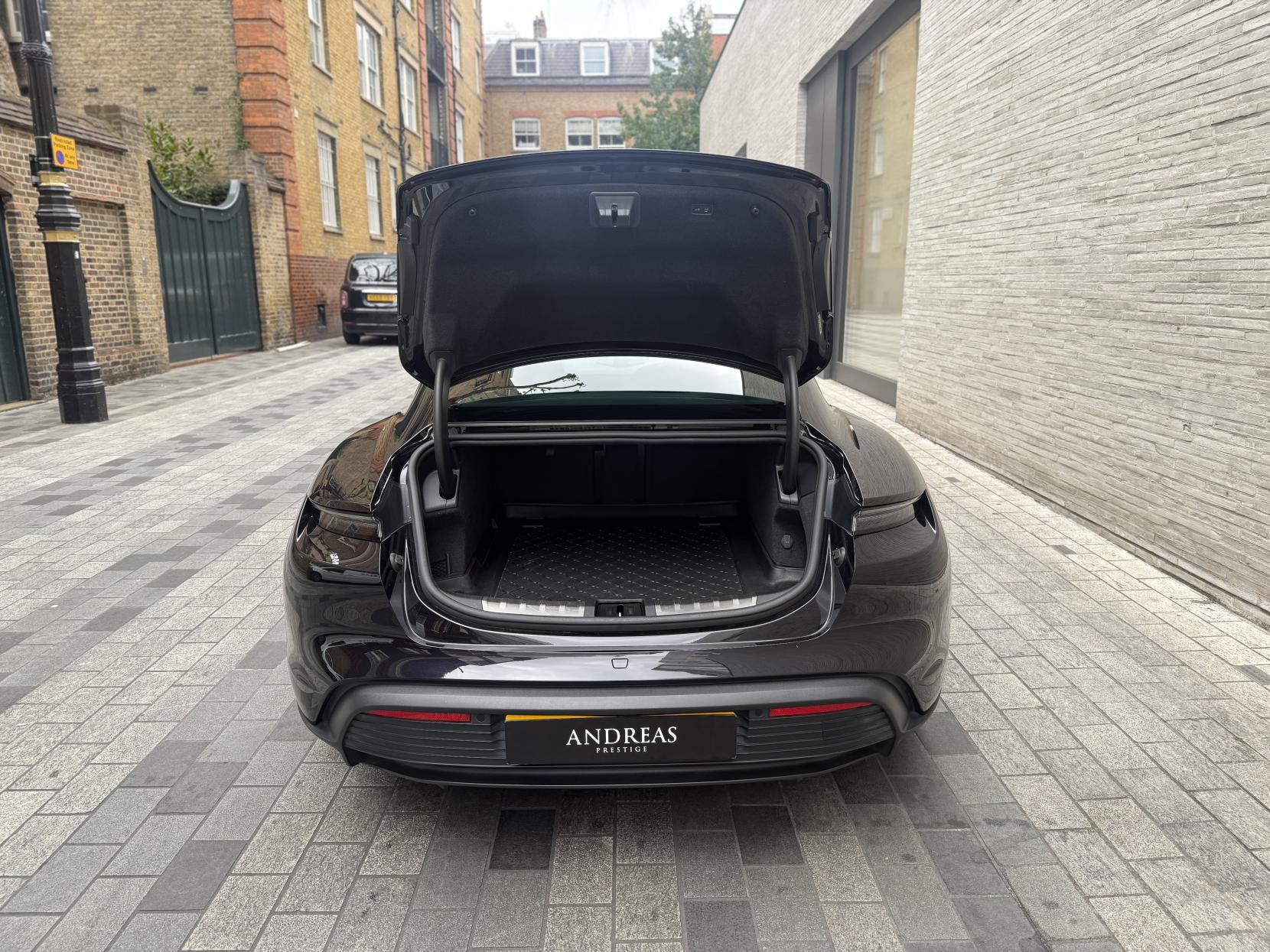 Porsche Taycan Performance Plus 93.4kWh 4S Saloon 4dr Electric Auto 4WD (571 ps)