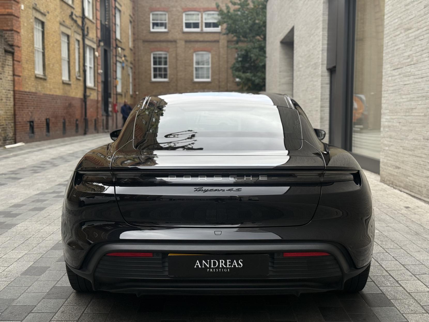 Porsche Taycan Performance Plus 93.4kWh 4S Saloon 4dr Electric Auto 4WD (571 ps)