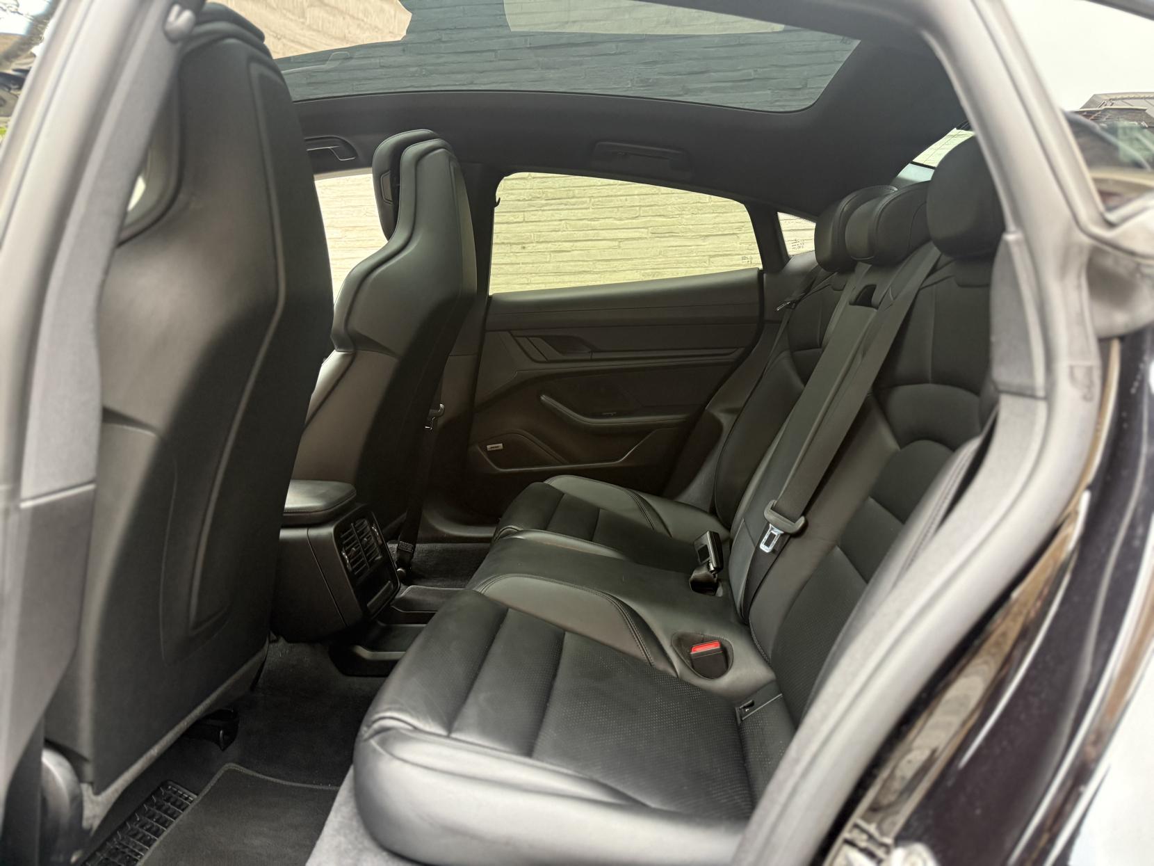 Porsche Taycan Performance Plus 93.4kWh 4S Saloon 4dr Electric Auto 4WD (571 ps)