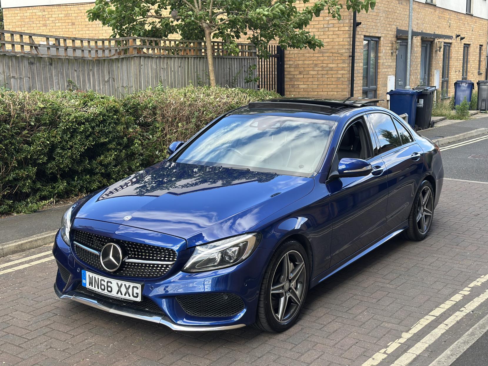 Mercedes-Benz C Class 2.1 C300dh AMG Line (Premium Plus) Saloon 4dr Diesel Hybrid G-Tronic+ Euro 6 (s/s) (231 ps)