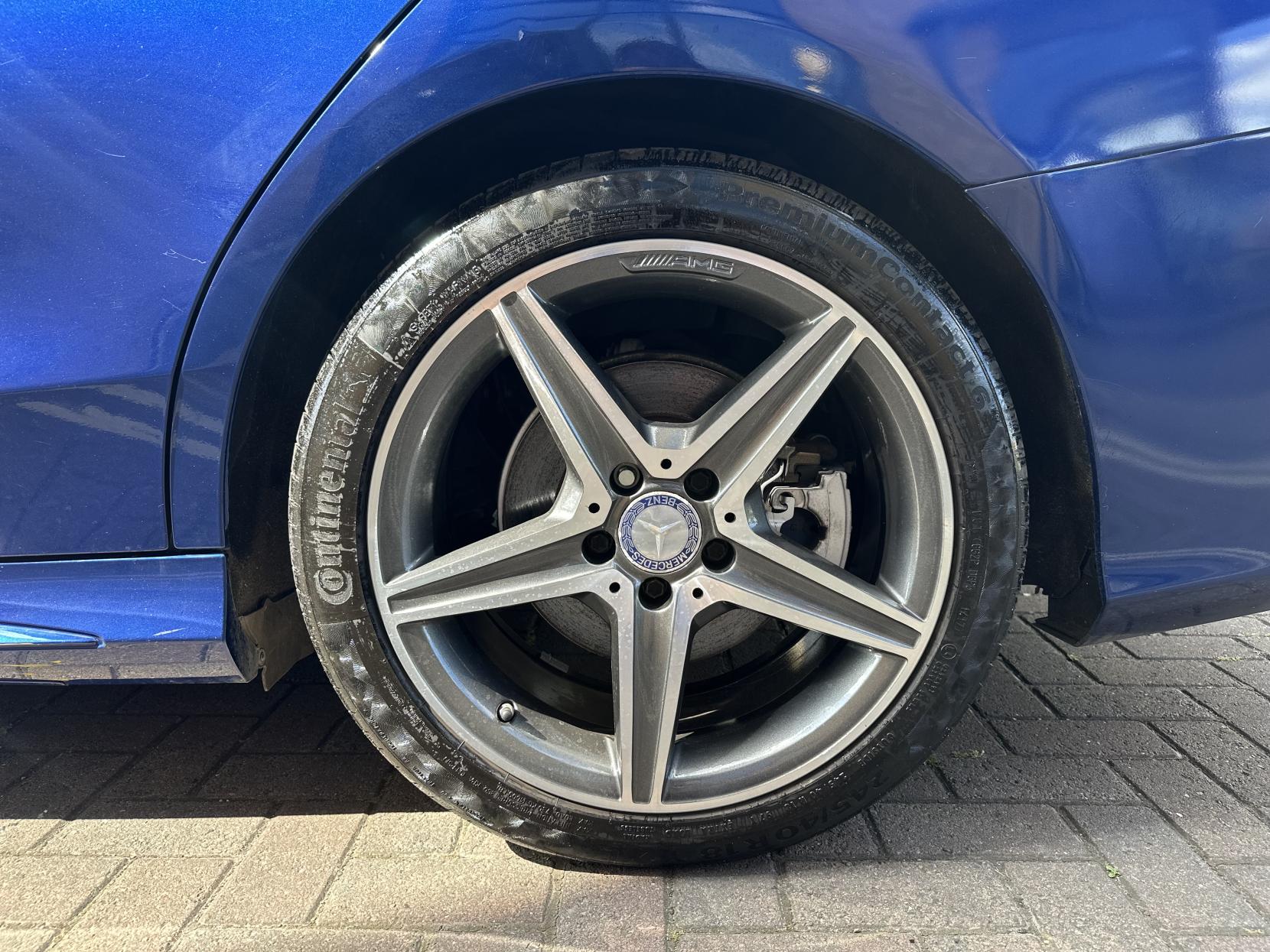 Mercedes-Benz C Class 2.1 C300dh AMG Line (Premium Plus) Saloon 4dr Diesel Hybrid G-Tronic+ Euro 6 (s/s) (231 ps)