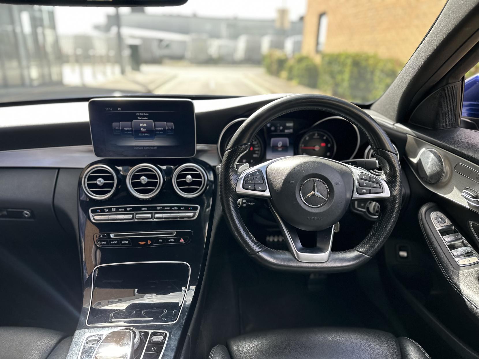 Mercedes-Benz C Class 2.1 C300dh AMG Line (Premium Plus) Saloon 4dr Diesel Hybrid G-Tronic+ Euro 6 (s/s) (231 ps)