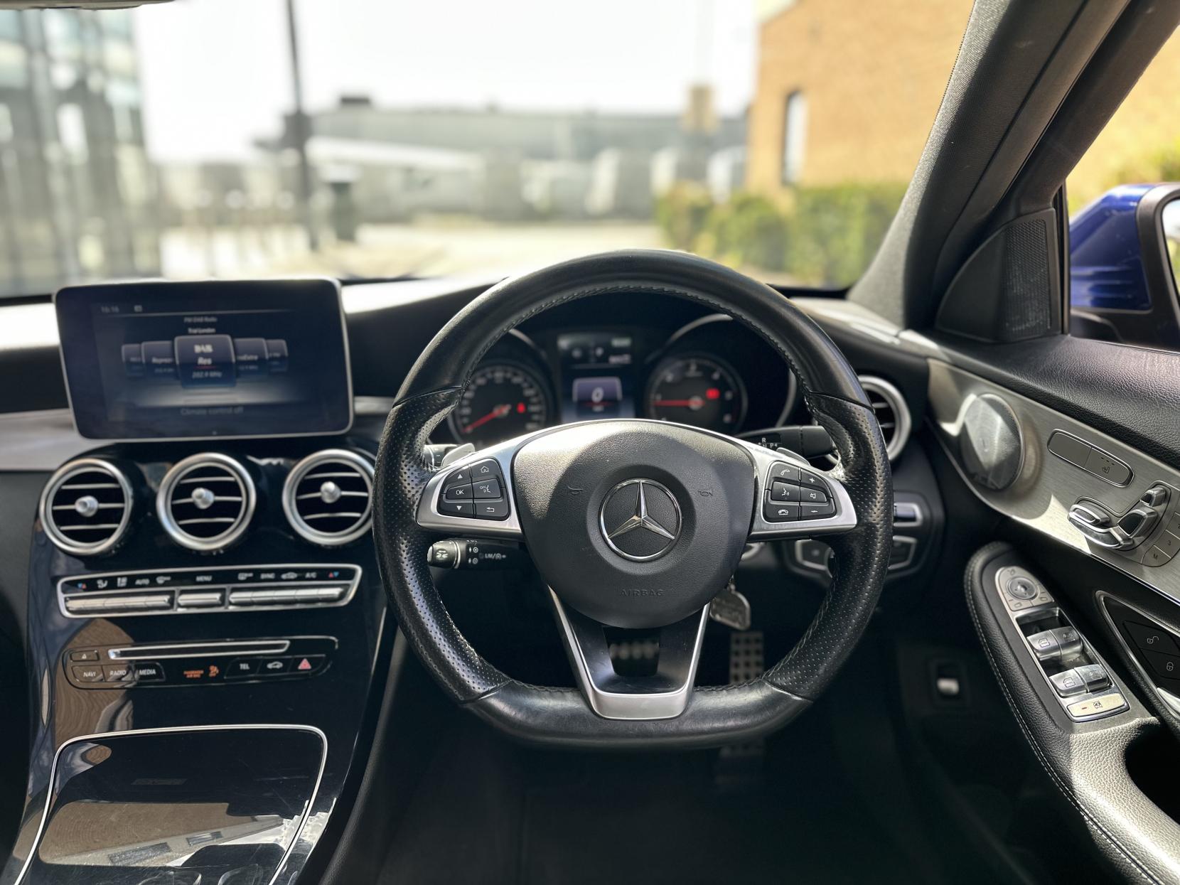 Mercedes-Benz C Class 2.1 C300dh AMG Line (Premium Plus) Saloon 4dr Diesel Hybrid G-Tronic+ Euro 6 (s/s) (231 ps)