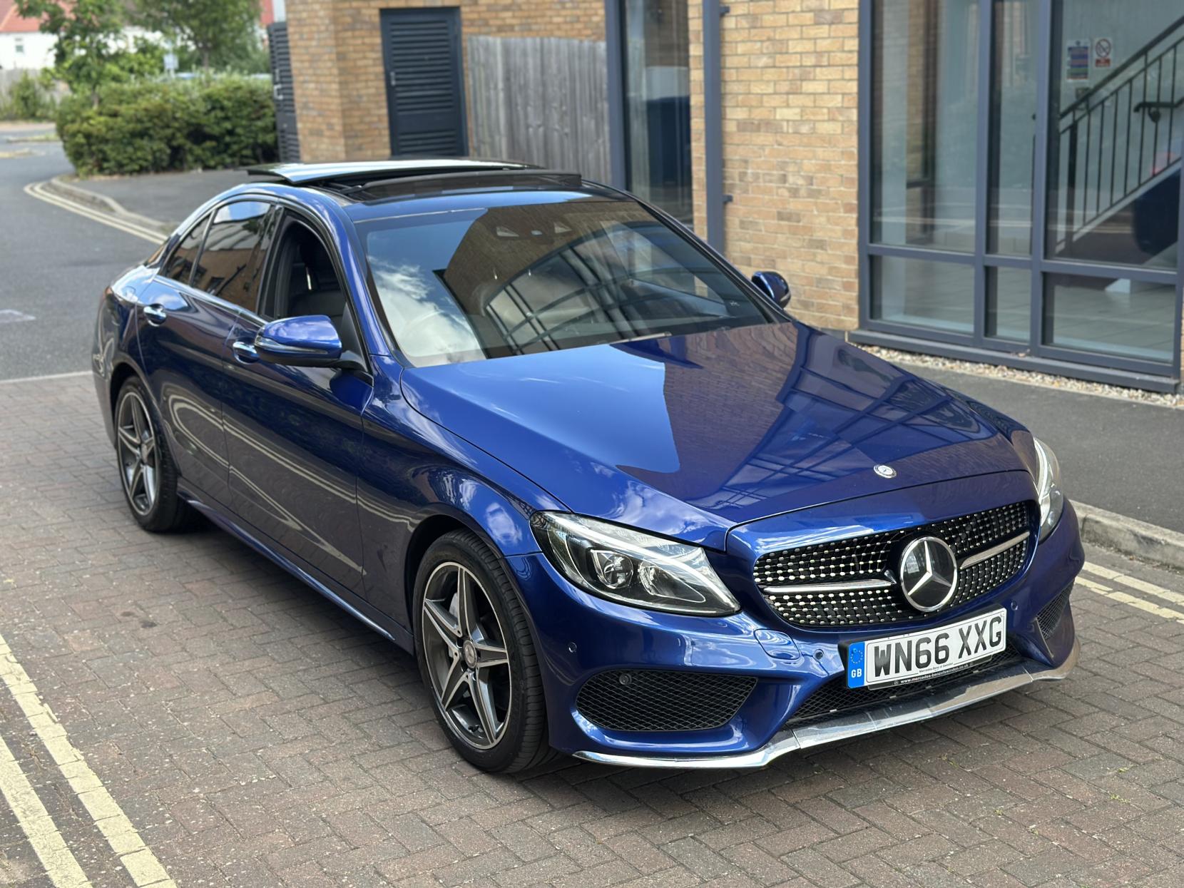 Mercedes-Benz C Class 2.1 C300dh AMG Line (Premium Plus) Saloon 4dr Diesel Hybrid G-Tronic+ Euro 6 (s/s) (231 ps)