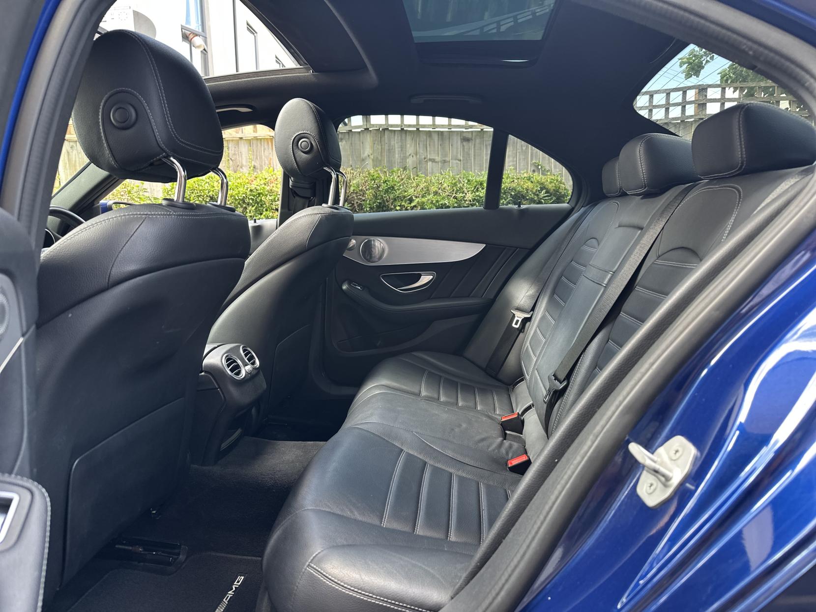 Mercedes-Benz C Class 2.1 C300dh AMG Line (Premium Plus) Saloon 4dr Diesel Hybrid G-Tronic+ Euro 6 (s/s) (231 ps)