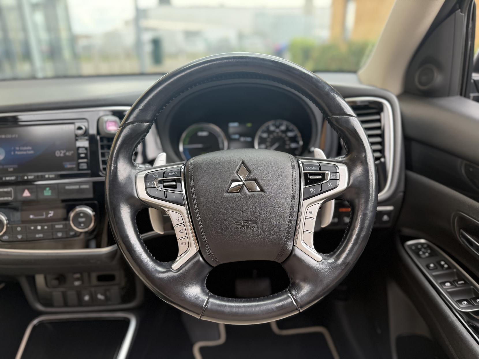 Mitsubishi Outlander 2.0h 12kWh 5hs SUV 5dr Petrol Plug-in Hybrid CVT 4WD Euro 6 (s/s) (200 ps)