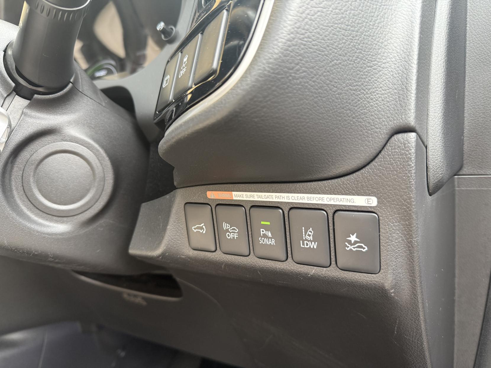 Mitsubishi Outlander 2.0h 12kWh 5hs SUV 5dr Petrol Plug-in Hybrid CVT 4WD Euro 6 (s/s) (200 ps)