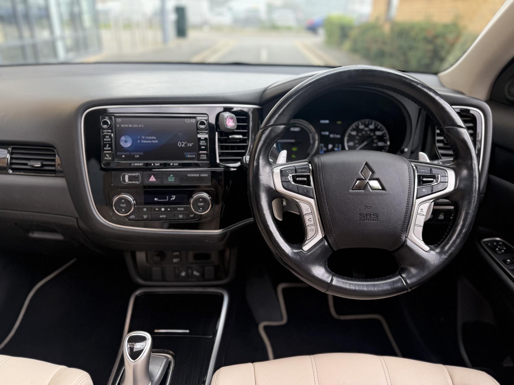 Mitsubishi Outlander 2.0h 12kWh 5hs SUV 5dr Petrol Plug-in Hybrid CVT 4WD Euro 6 (s/s) (200 ps)