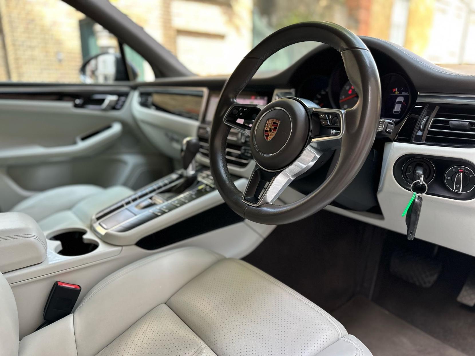 Porsche Macan 3.0T V6 S SUV 5dr Petrol PDK 4WD Euro 6 (s/s) (354 ps)