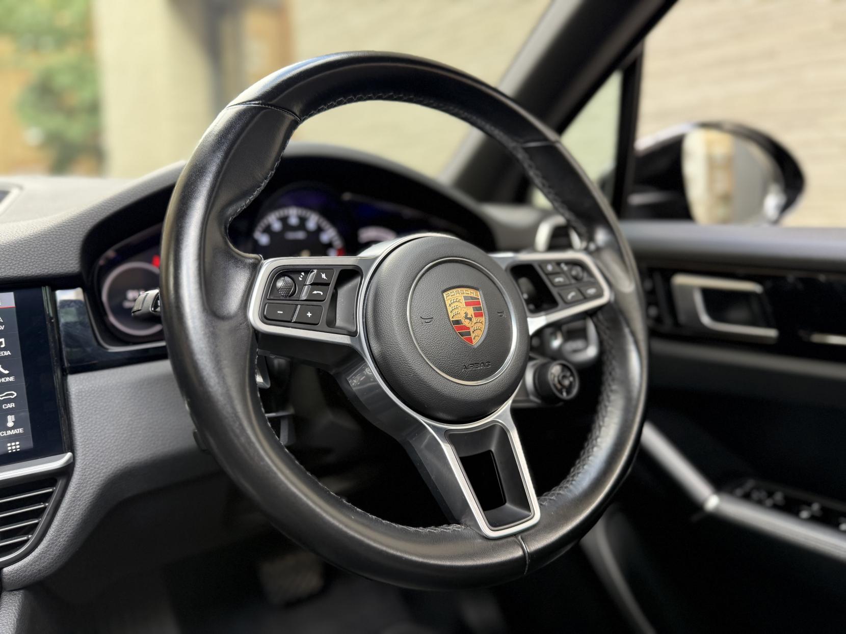 Porsche Cayenne 3.0 V6 E-Hybrid 14.1kWh SUV 5dr Petrol Plug-in Hybrid TiptronicS 4WD Euro 6 (s/s) (3.6kW Charger) (462 ps)