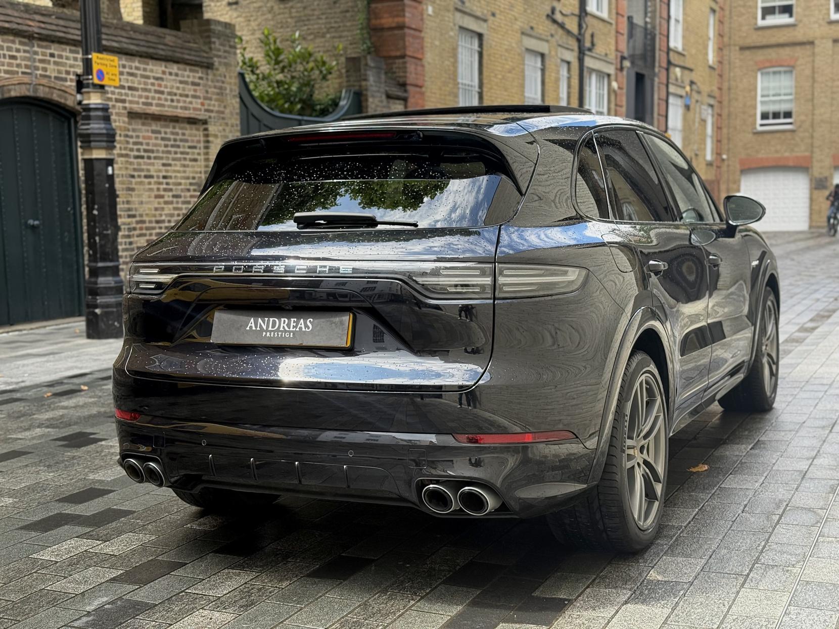 Porsche Cayenne 3.0 V6 E-Hybrid 14.1kWh SUV 5dr Petrol Plug-in Hybrid TiptronicS 4WD Euro 6 (s/s) (3.6kW Charger) (462 ps)