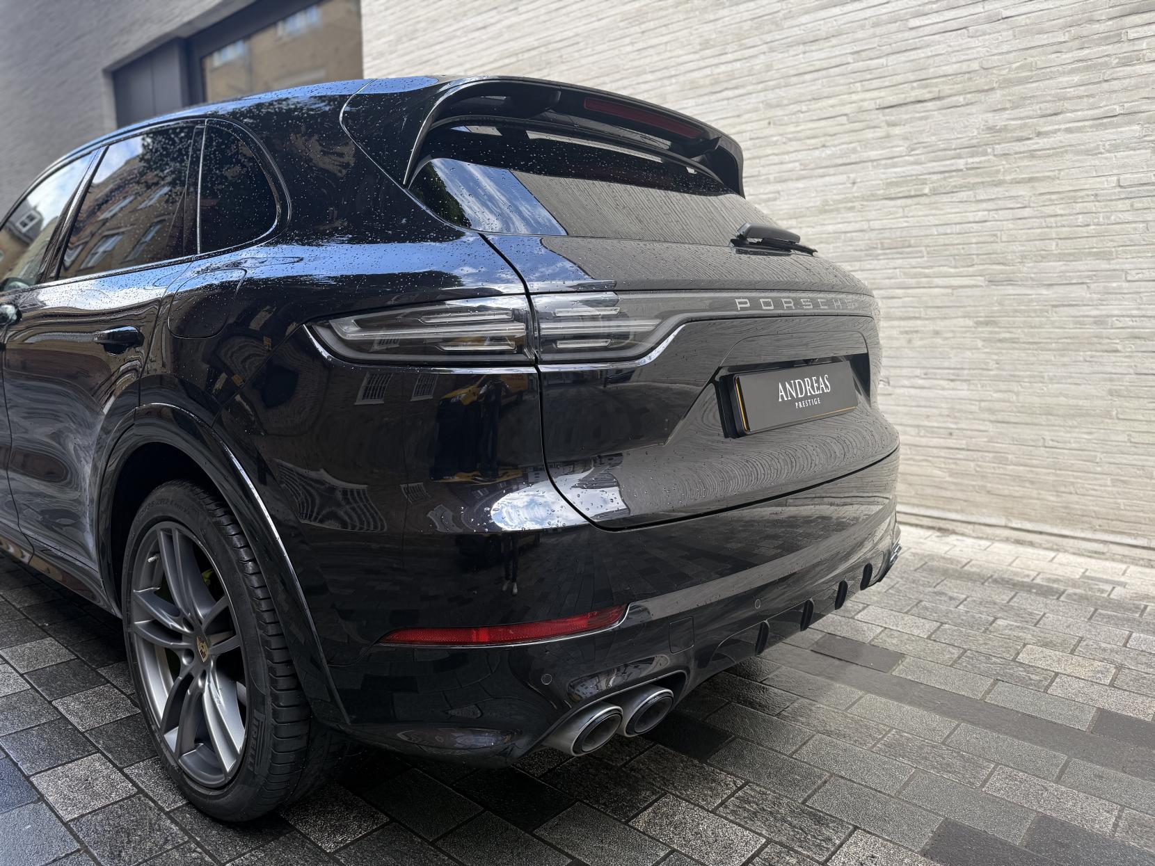 Porsche Cayenne 3.0 V6 E-Hybrid 14.1kWh SUV 5dr Petrol Plug-in Hybrid TiptronicS 4WD Euro 6 (s/s) (3.6kW Charger) (462 ps)