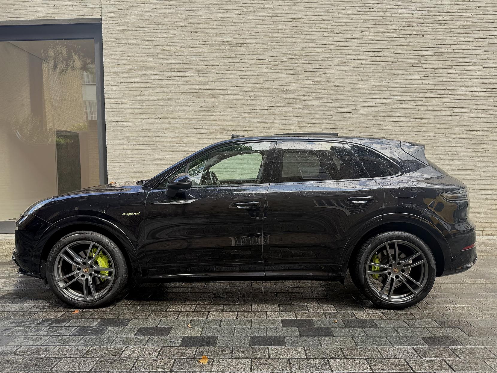 Porsche Cayenne 3.0 V6 E-Hybrid 14.1kWh SUV 5dr Petrol Plug-in Hybrid TiptronicS 4WD Euro 6 (s/s) (3.6kW Charger) (462 ps)