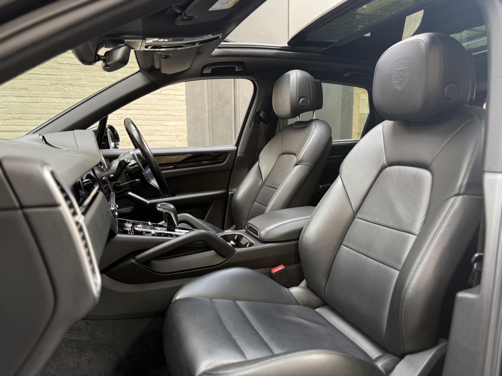 Porsche Cayenne 3.0 V6 E-Hybrid 14.1kWh SUV 5dr Petrol Plug-in Hybrid TiptronicS 4WD Euro 6 (s/s) (3.6kW Charger) (462 ps)