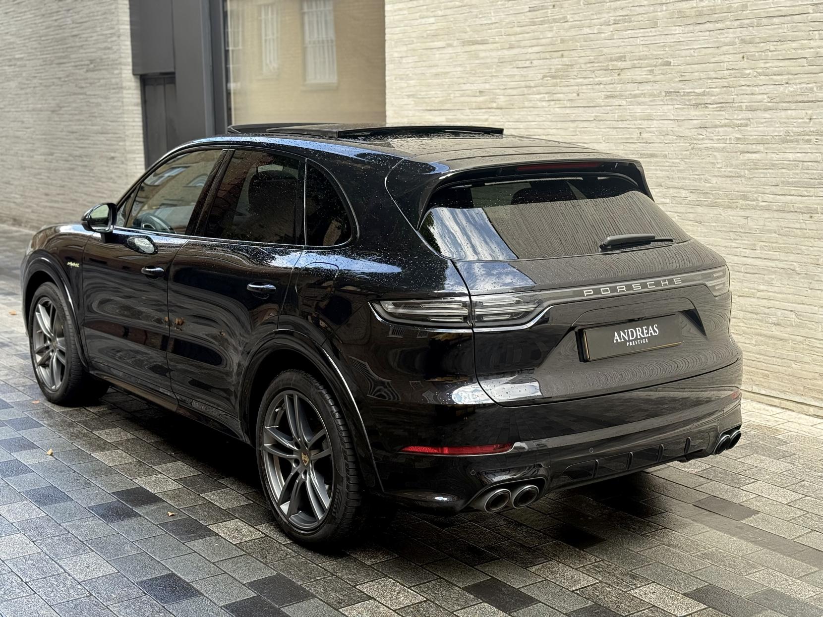 Porsche Cayenne 3.0 V6 E-Hybrid 14.1kWh SUV 5dr Petrol Plug-in Hybrid TiptronicS 4WD Euro 6 (s/s) (3.6kW Charger) (462 ps)