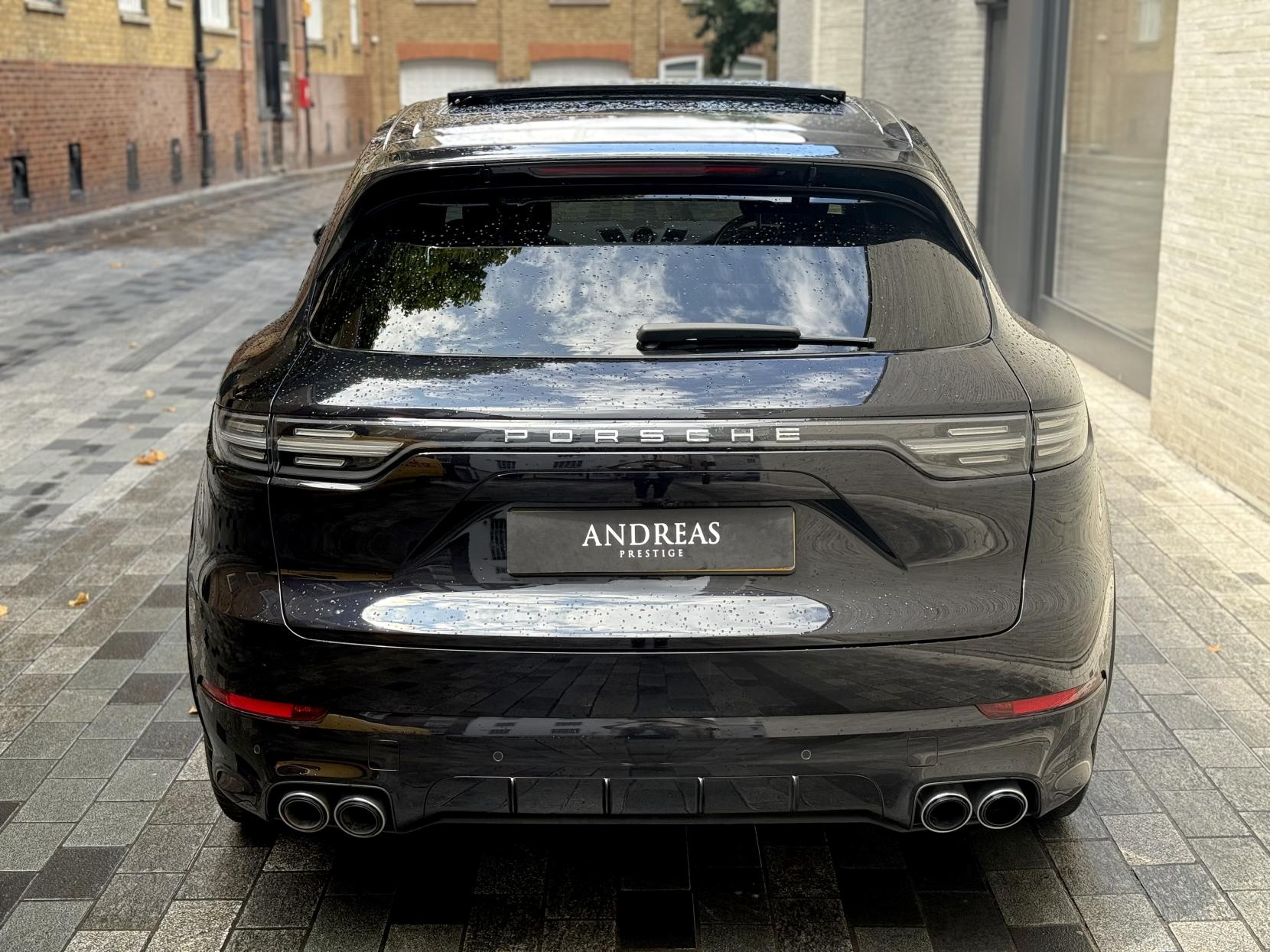 Porsche Cayenne 3.0 V6 E-Hybrid 14.1kWh SUV 5dr Petrol Plug-in Hybrid TiptronicS 4WD Euro 6 (s/s) (3.6kW Charger) (462 ps)