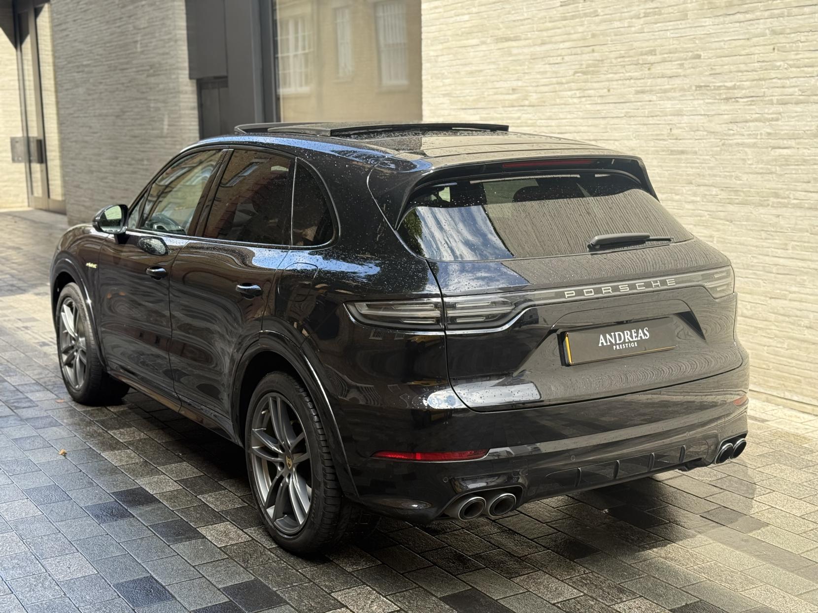 Porsche Cayenne 3.0 V6 E-Hybrid 14.1kWh SUV 5dr Petrol Plug-in Hybrid TiptronicS 4WD Euro 6 (s/s) (3.6kW Charger) (462 ps)