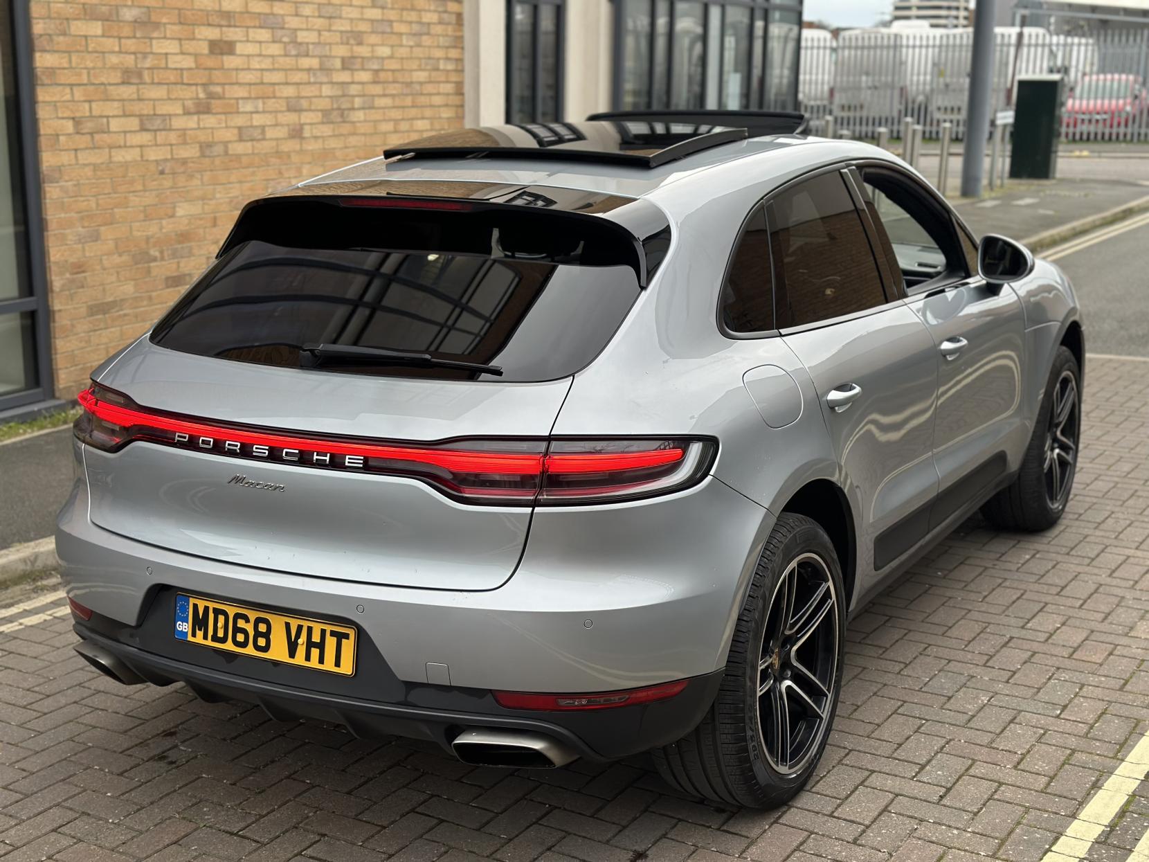 Porsche Macan 2.0T SUV 5dr Petrol PDK 4WD Euro 6 (s/s) (245 ps)