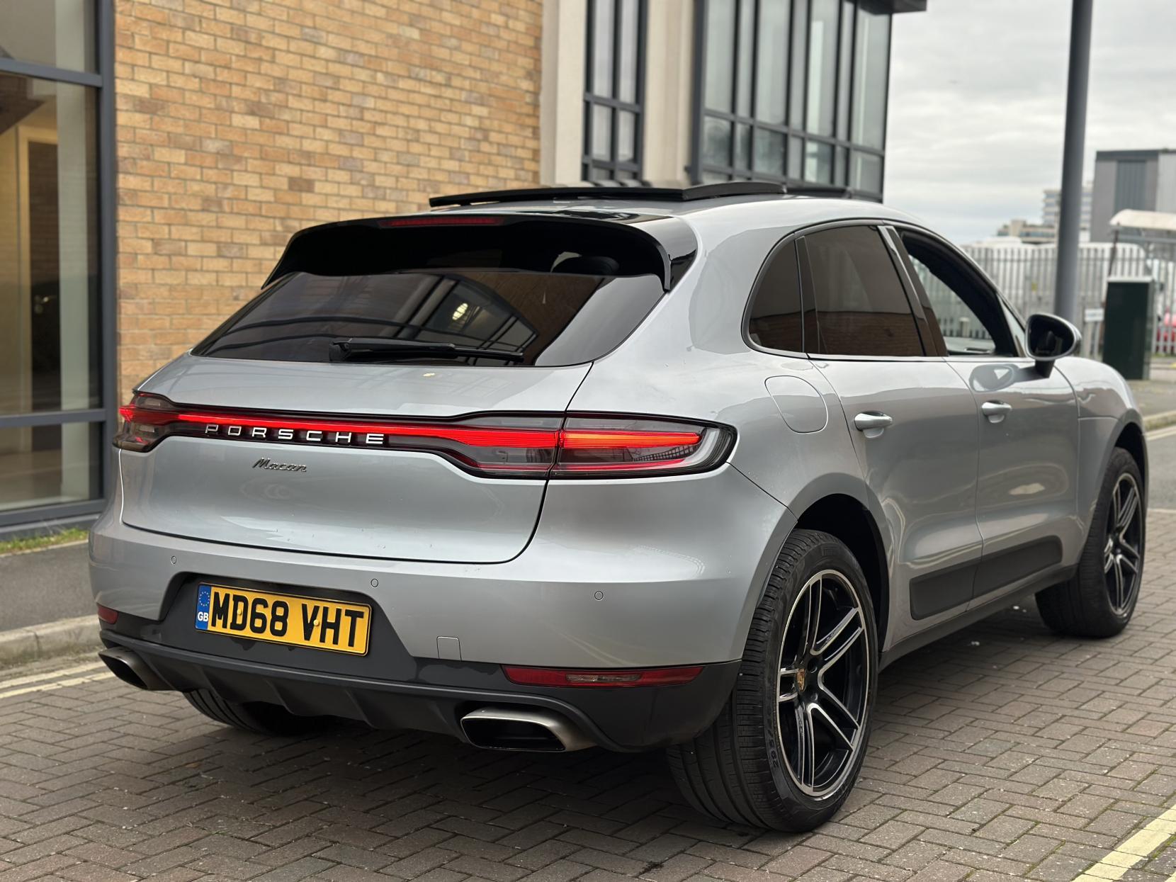 Porsche Macan 2.0T SUV 5dr Petrol PDK 4WD Euro 6 (s/s) (245 ps)