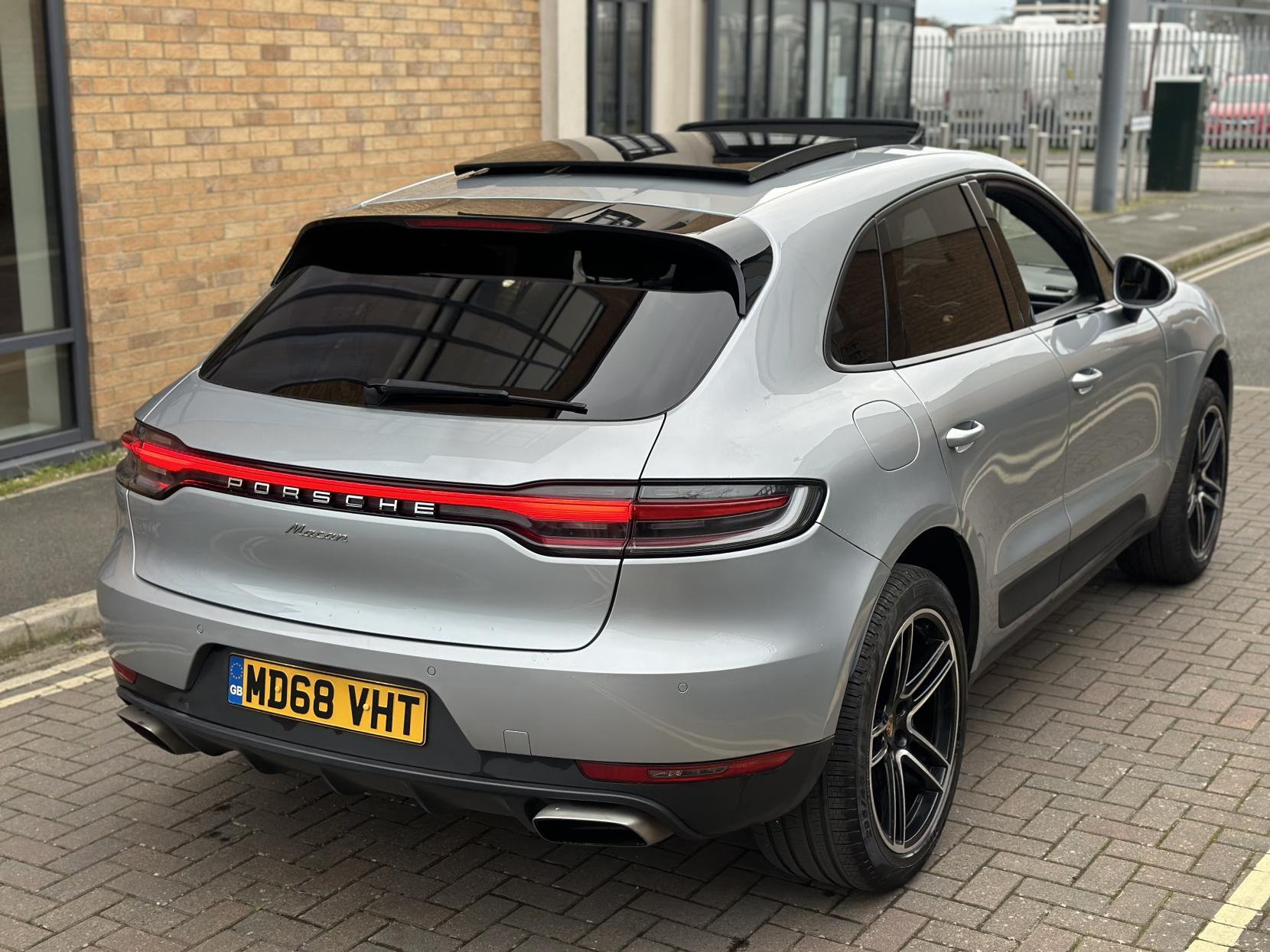 Porsche Macan 2.0T SUV 5dr Petrol PDK 4WD Euro 6 (s/s) (245 ps)