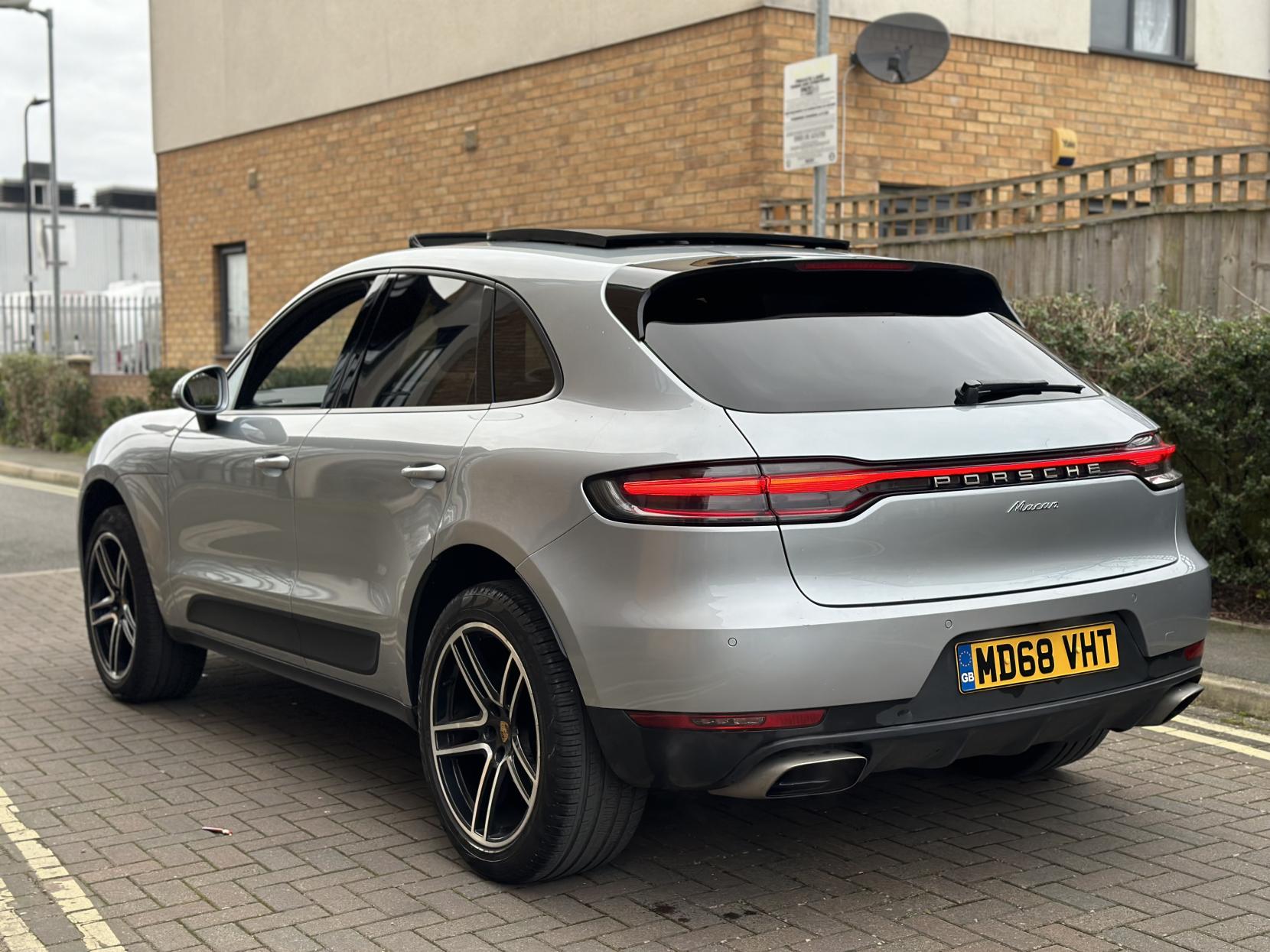 Porsche Macan 2.0T SUV 5dr Petrol PDK 4WD Euro 6 (s/s) (245 ps)