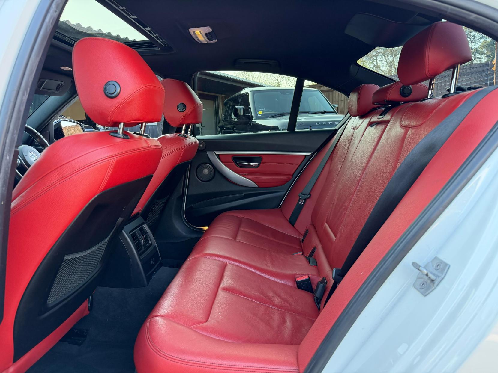 BMW 3 Series 2.0 330e 7.6kWh M Sport Saloon 4dr Petrol Plug-in Hybrid Auto Euro 6 (s/s) (252 ps)