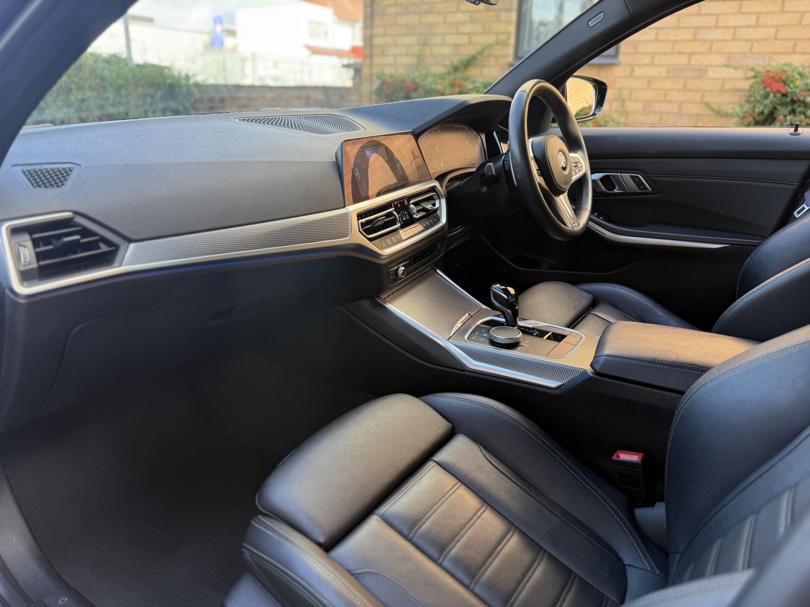 BMW 3 Series 2.0 320i M Sport Saloon 4dr Petrol Auto Euro 6 (s/s) (184 ps)